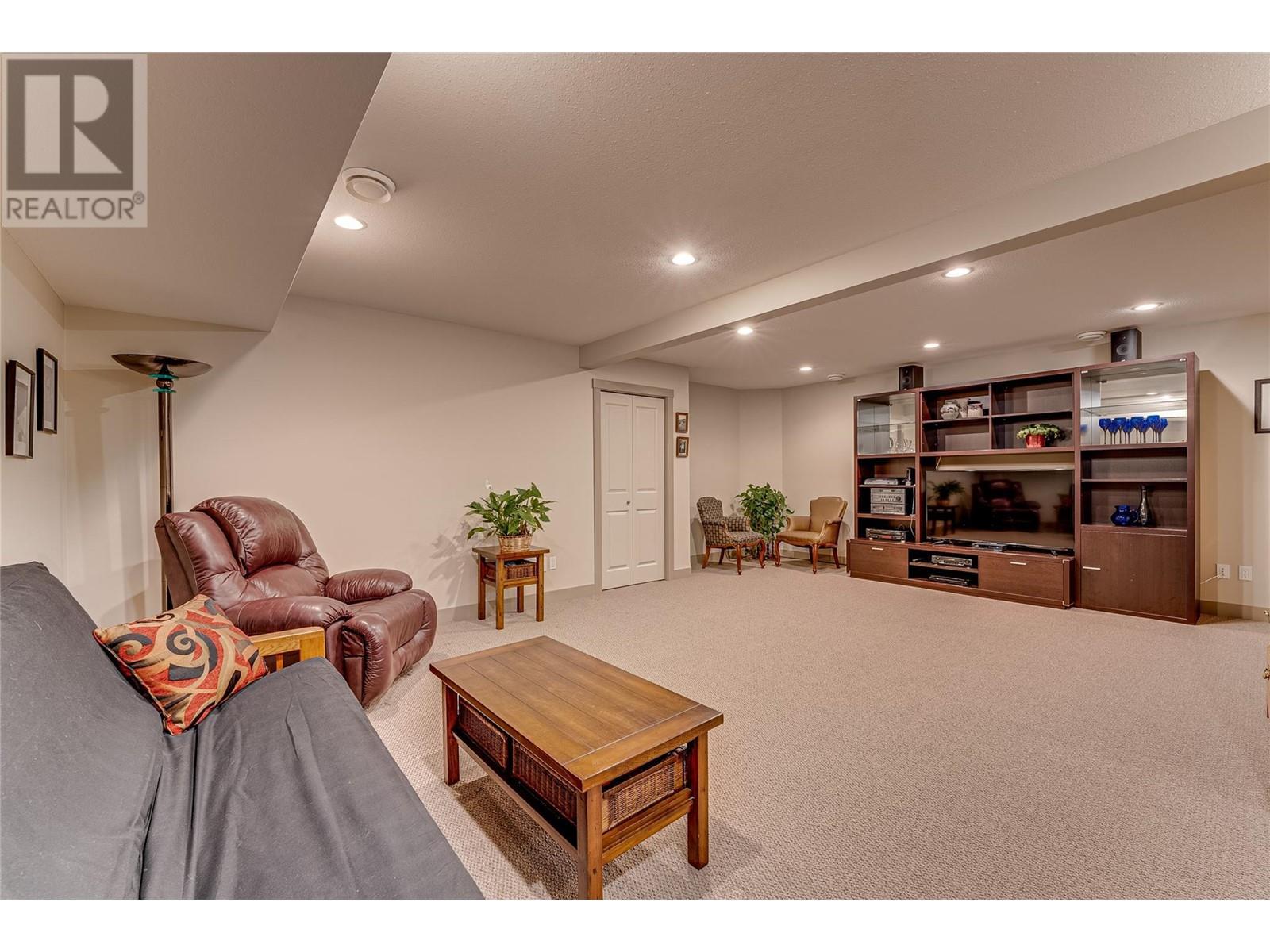 












270 Grouse Avenue

,
Vernon,




British Columbia
V1H2A1


