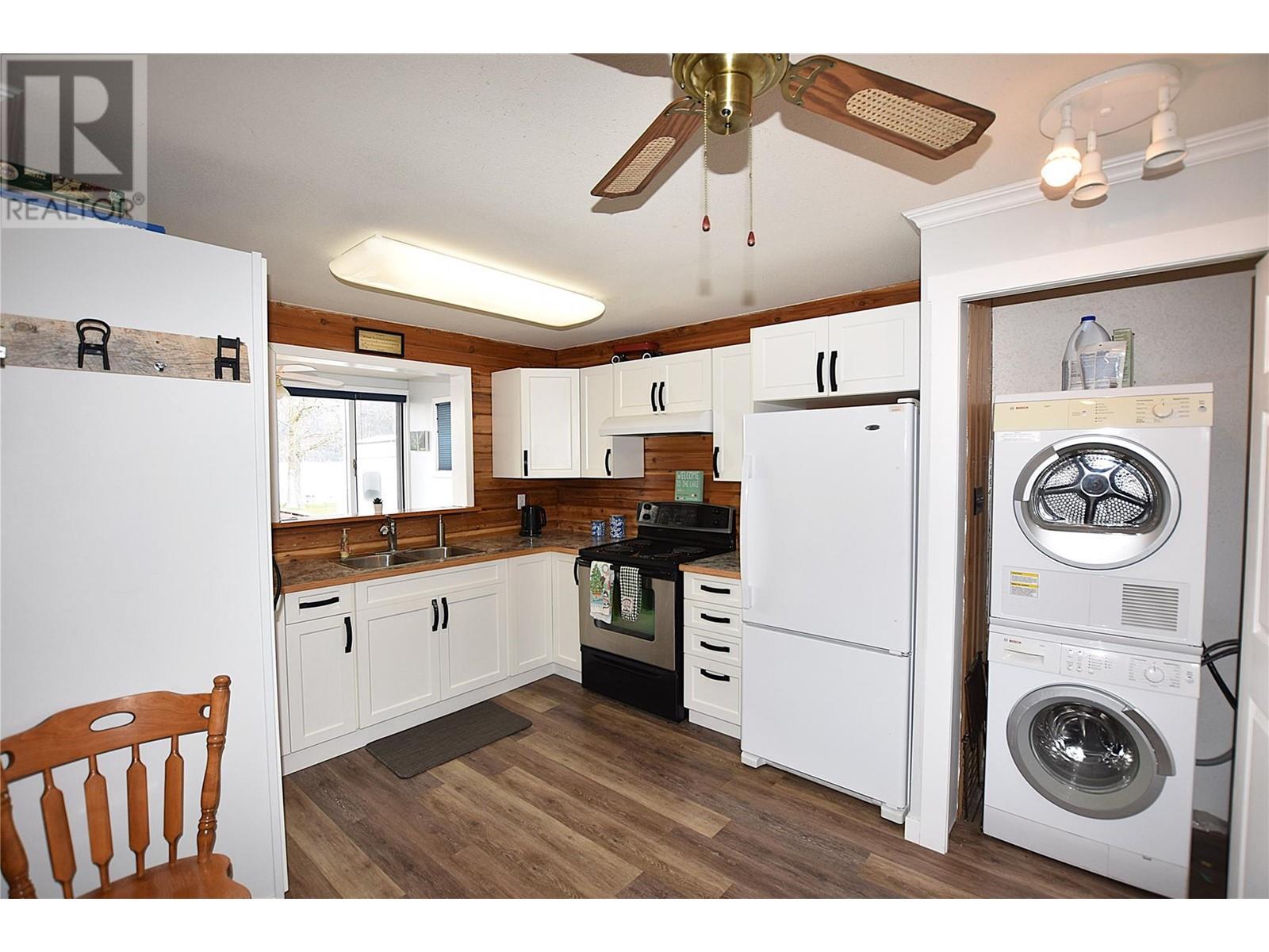 












36 Lakeshore Drive

,
Vernon,




British Columbia
V1H2A1

