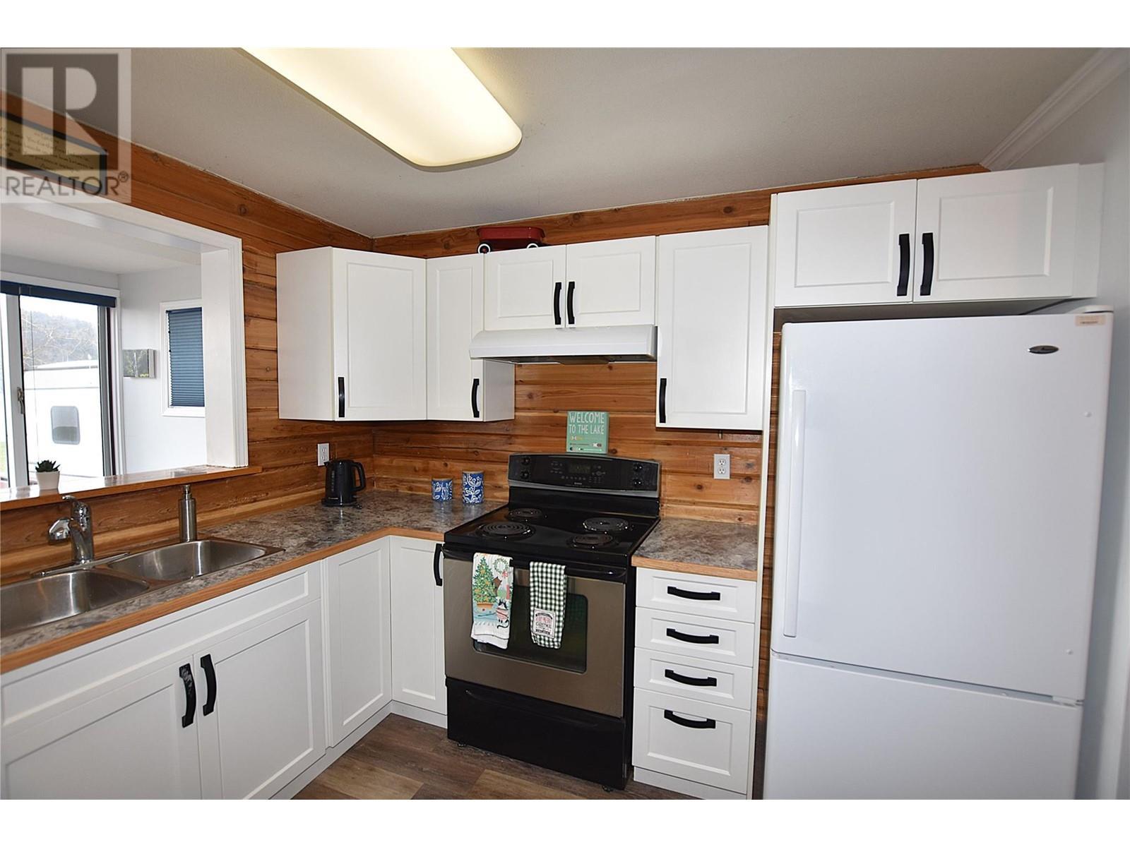 












36 Lakeshore Drive

,
Vernon,




British Columbia
V1H2A1


