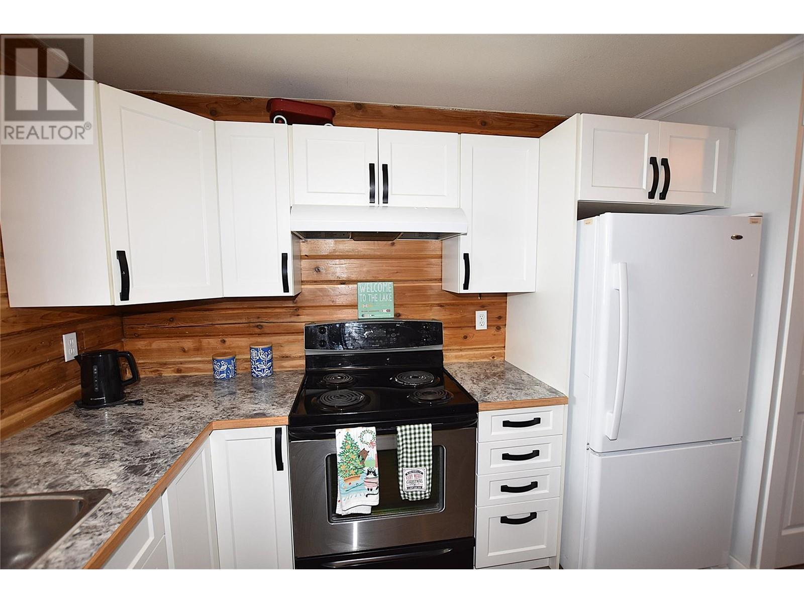 












36 Lakeshore Drive

,
Vernon,




British Columbia
V1H2A1

