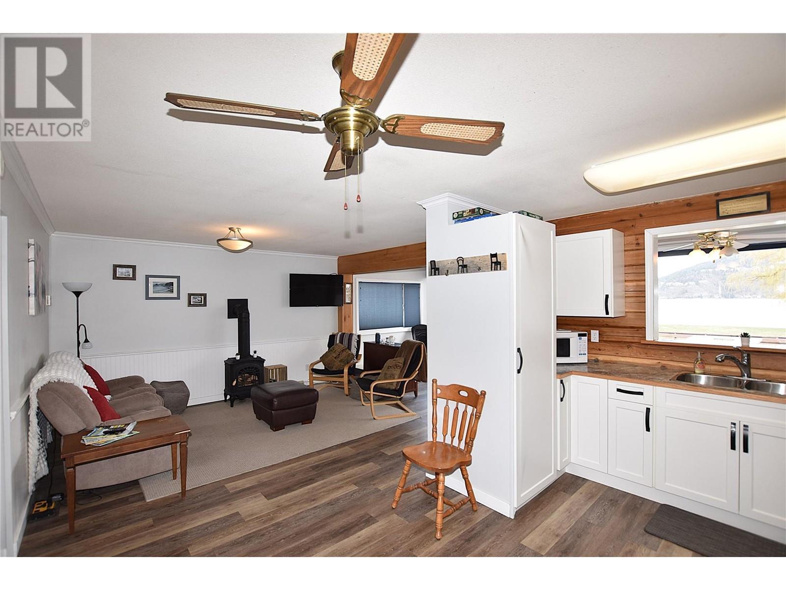 












36 Lakeshore Drive

,
Vernon,




British Columbia
V1H2A1

