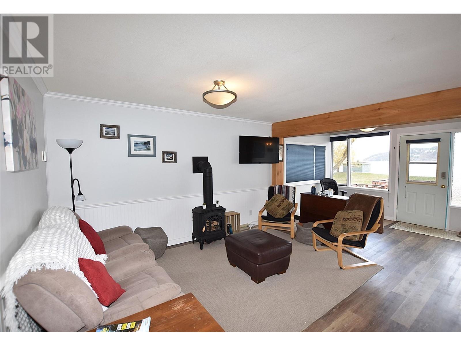 












36 Lakeshore Drive

,
Vernon,




British Columbia
V1H2A1

