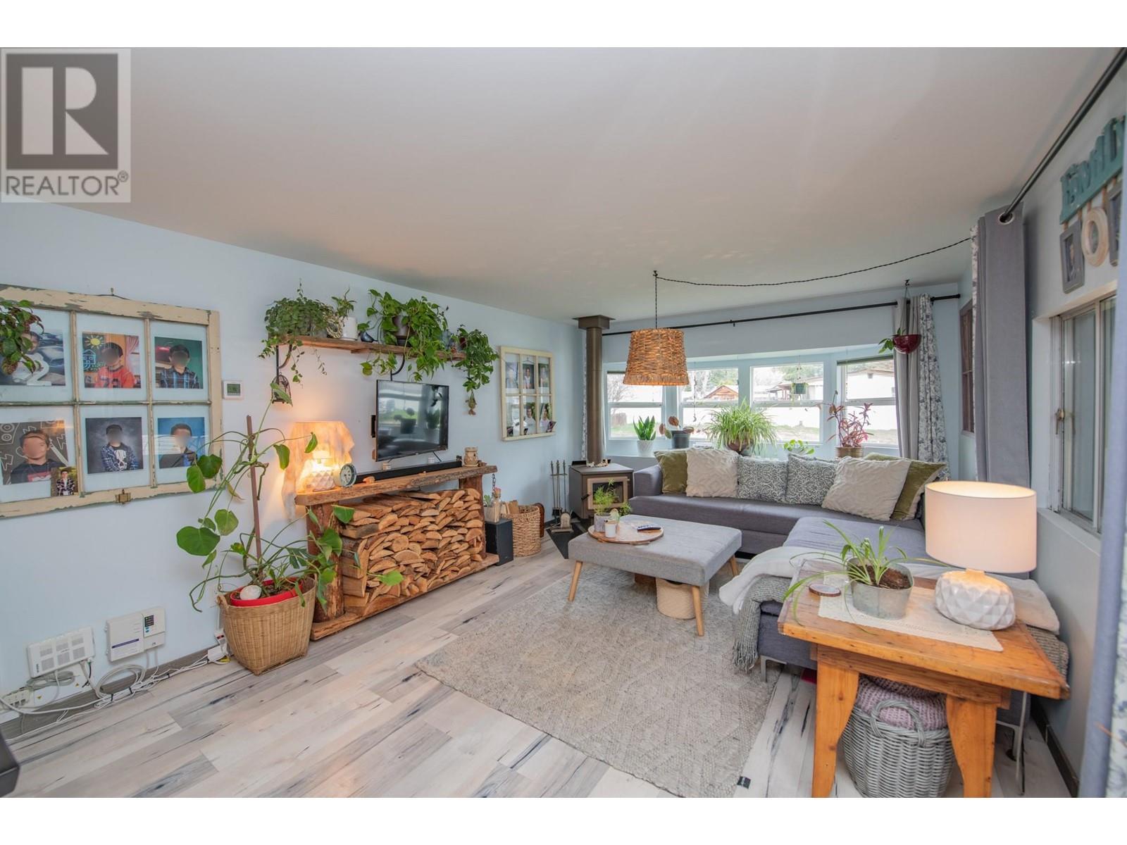 












446 Mabel Lake Road Unit# C5

,
Lumby,




British Columbia
V0E2G5

