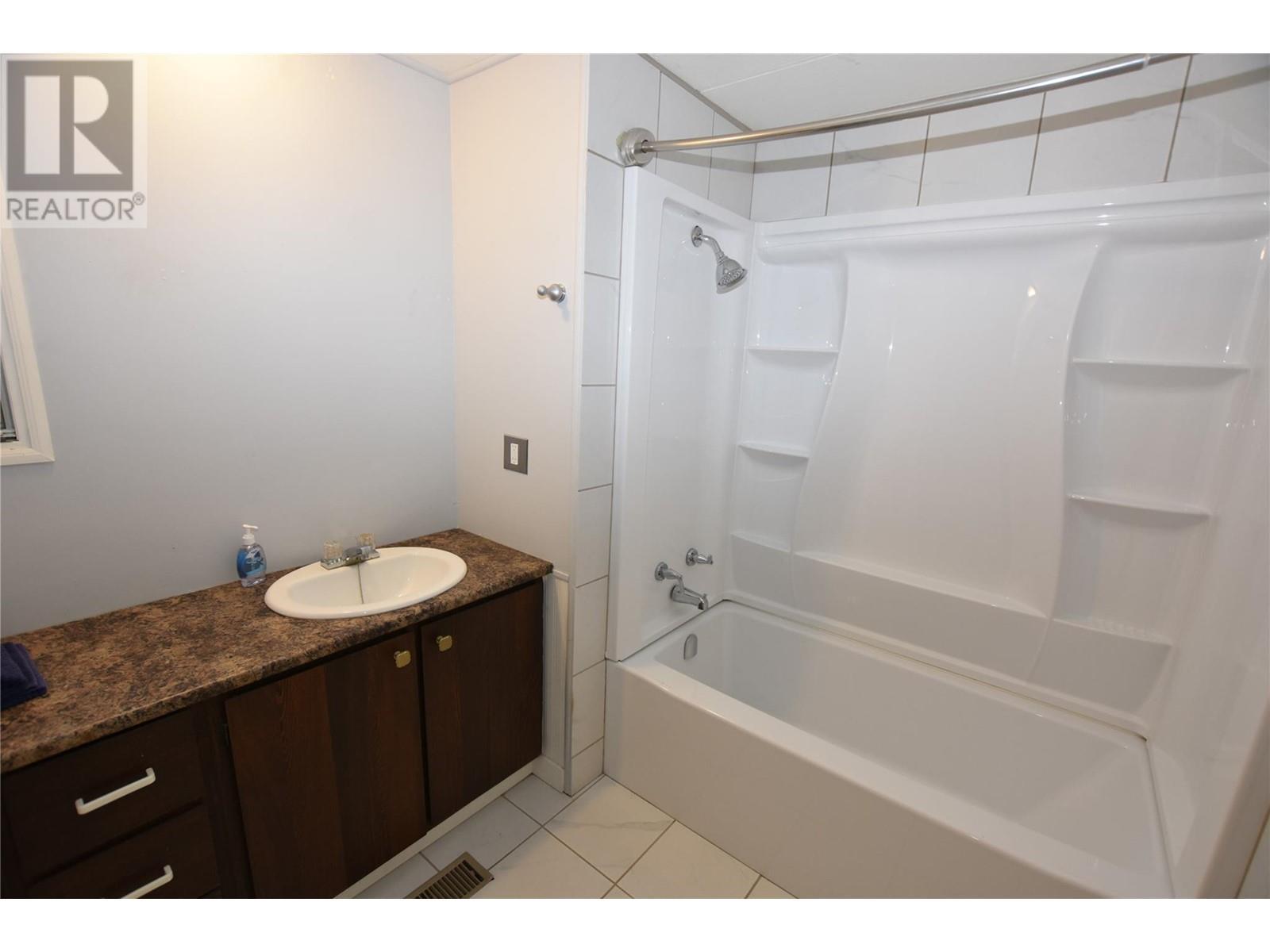 












64 Jenny's Lane

,
Vernon,




British Columbia
V1H2G6

