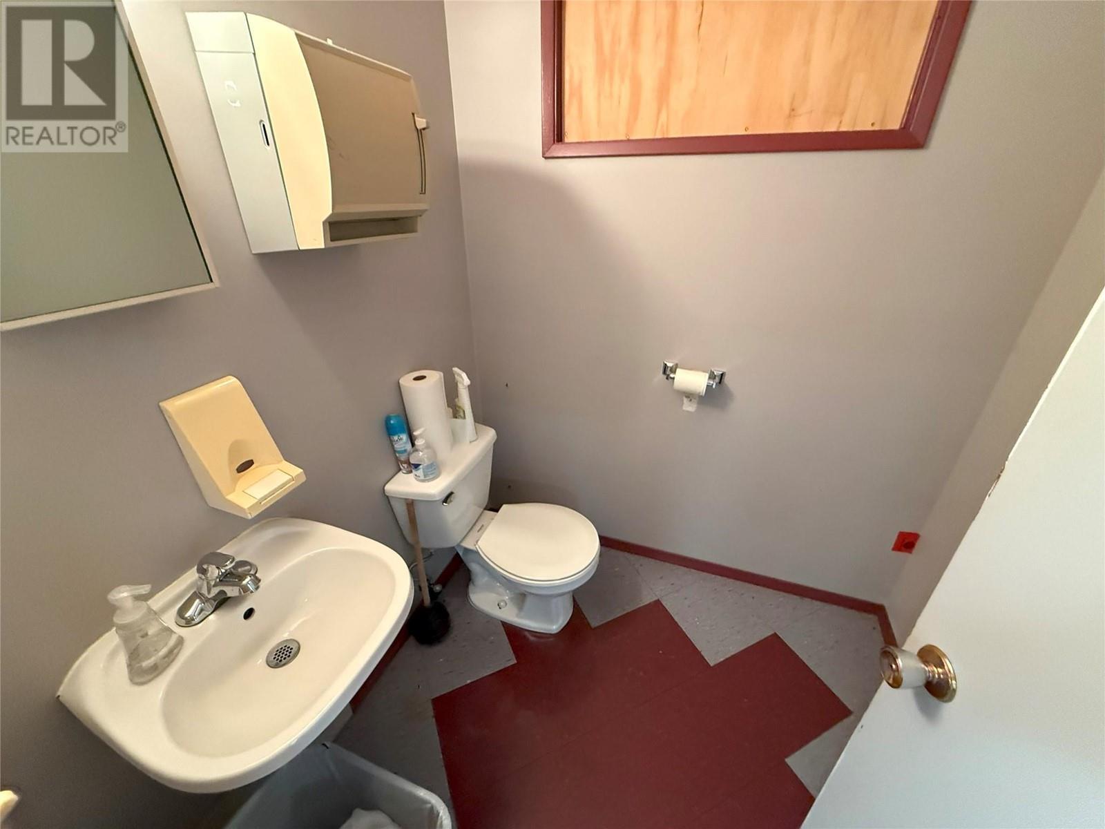 












3107 31 Avenue

,
Vernon,




British Columbia
V1T2G9

