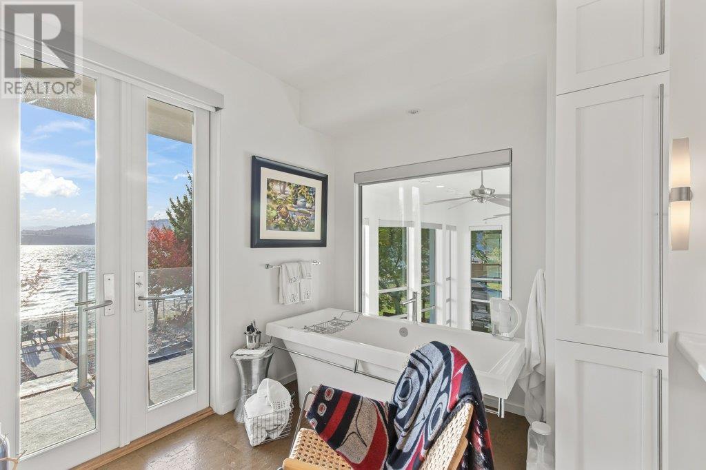 












976 Manhattan Drive

,
Kelowna,




British Columbia
V1Y1H5

