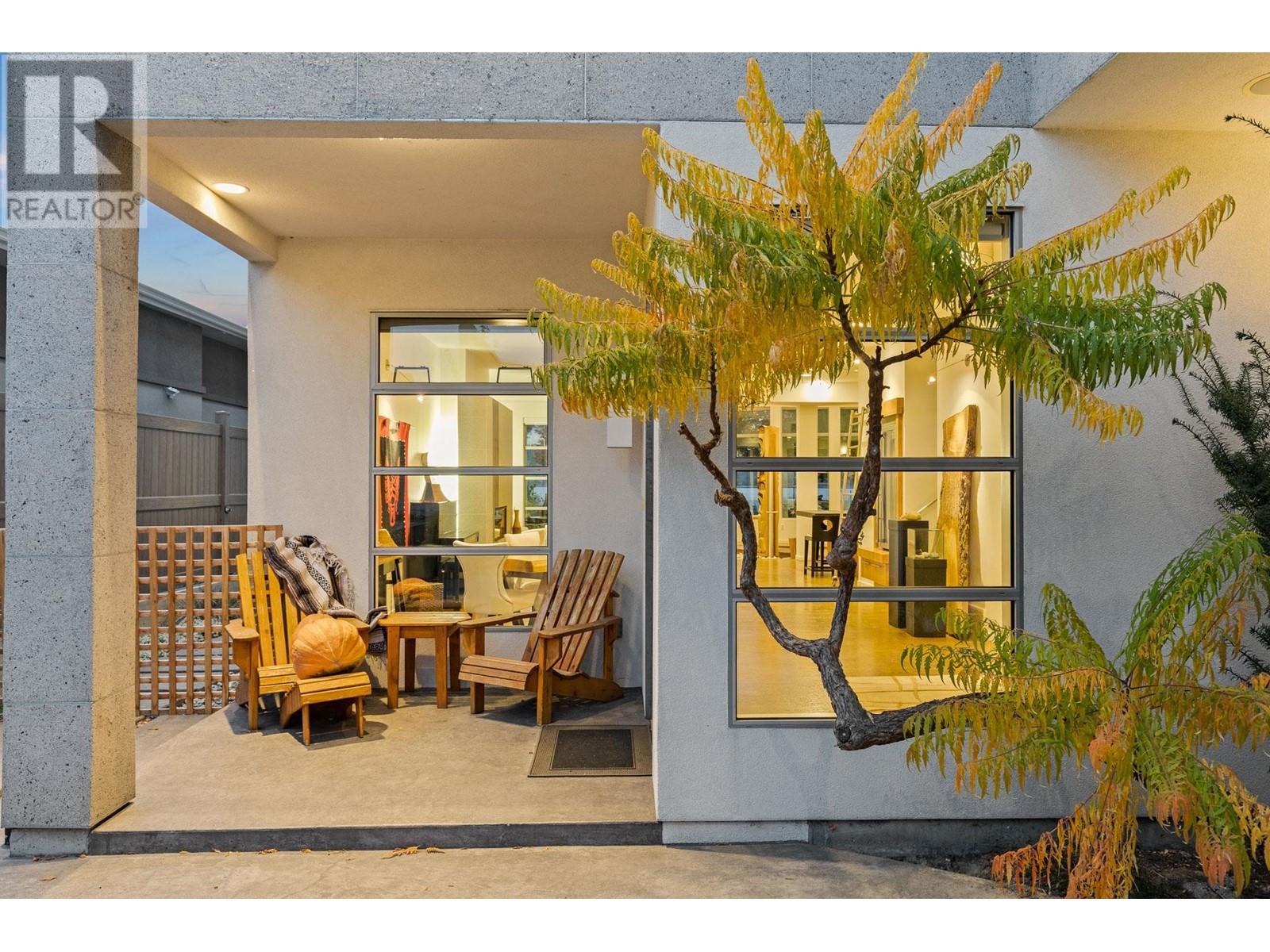 












976 Manhattan Drive

,
Kelowna,




British Columbia
V1Y1H5

