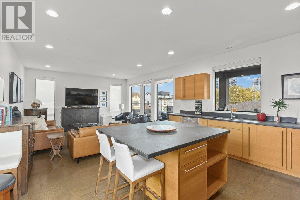 












976 Manhattan Drive

,
Kelowna,




British Columbia
V1Y1H5

