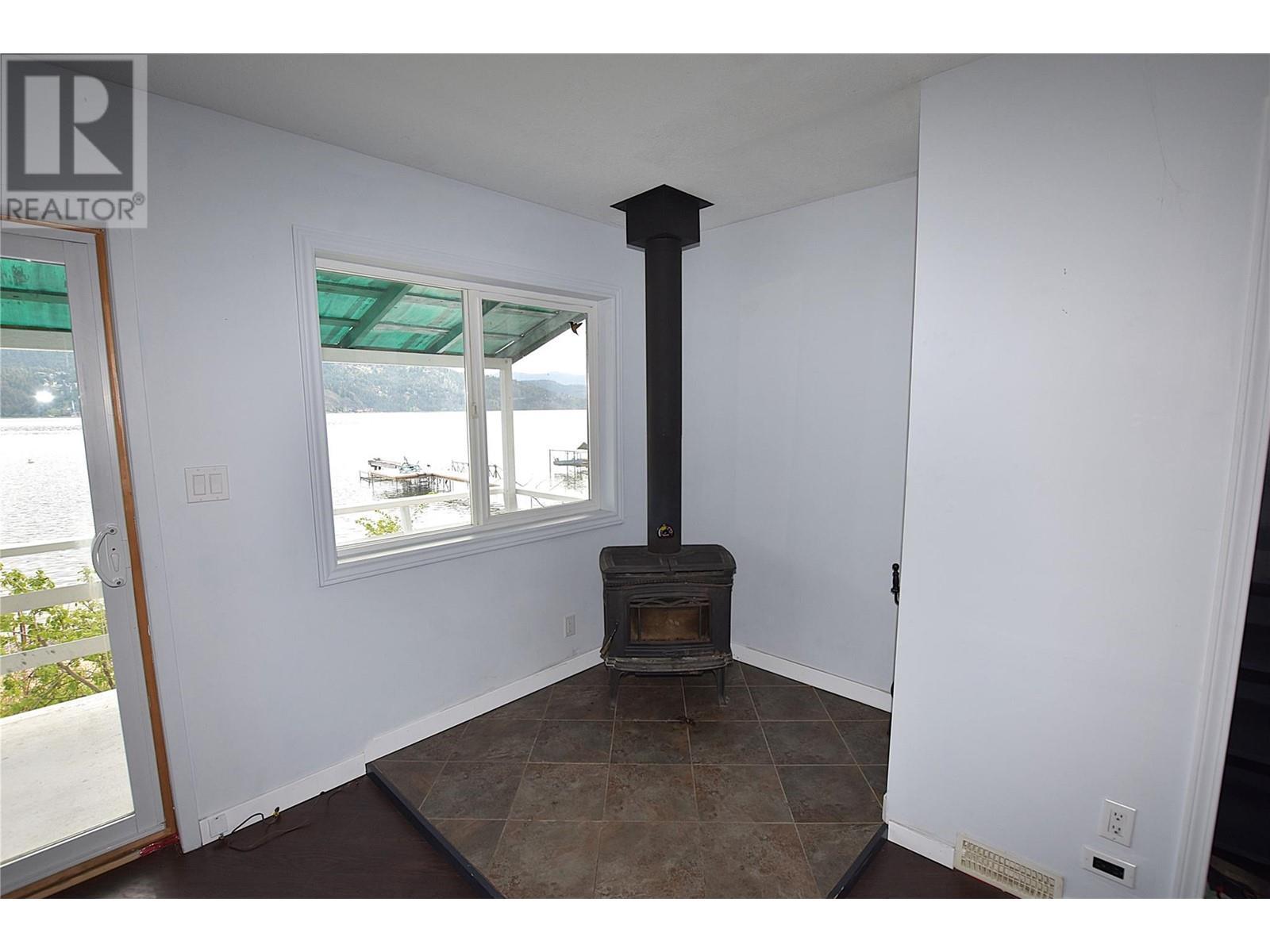 












121 Robins Nest Road

,
Vernon,




British Columbia
V1H2H1

