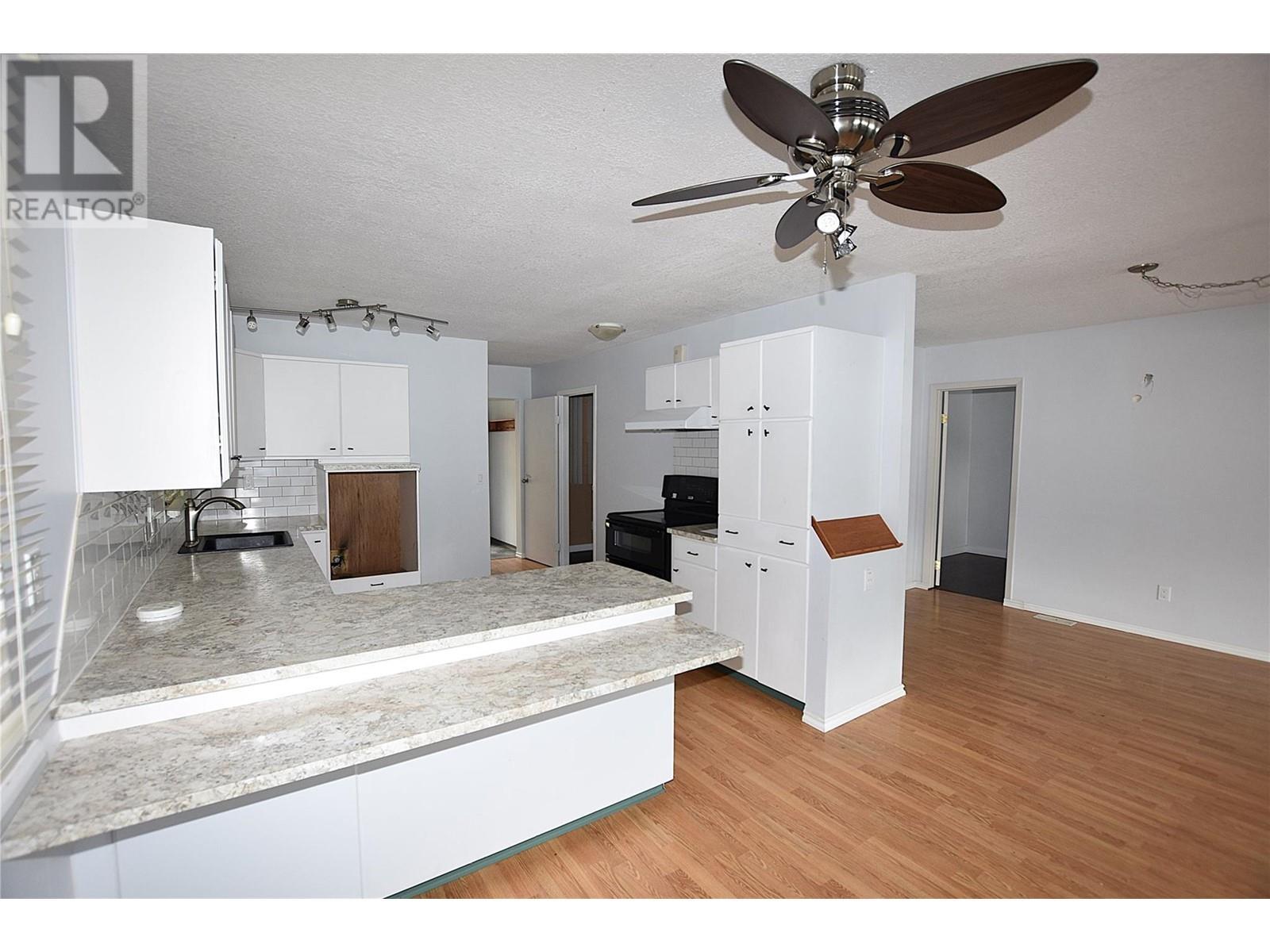 












121 Robins Nest Road

,
Vernon,




British Columbia
V1H2H1

