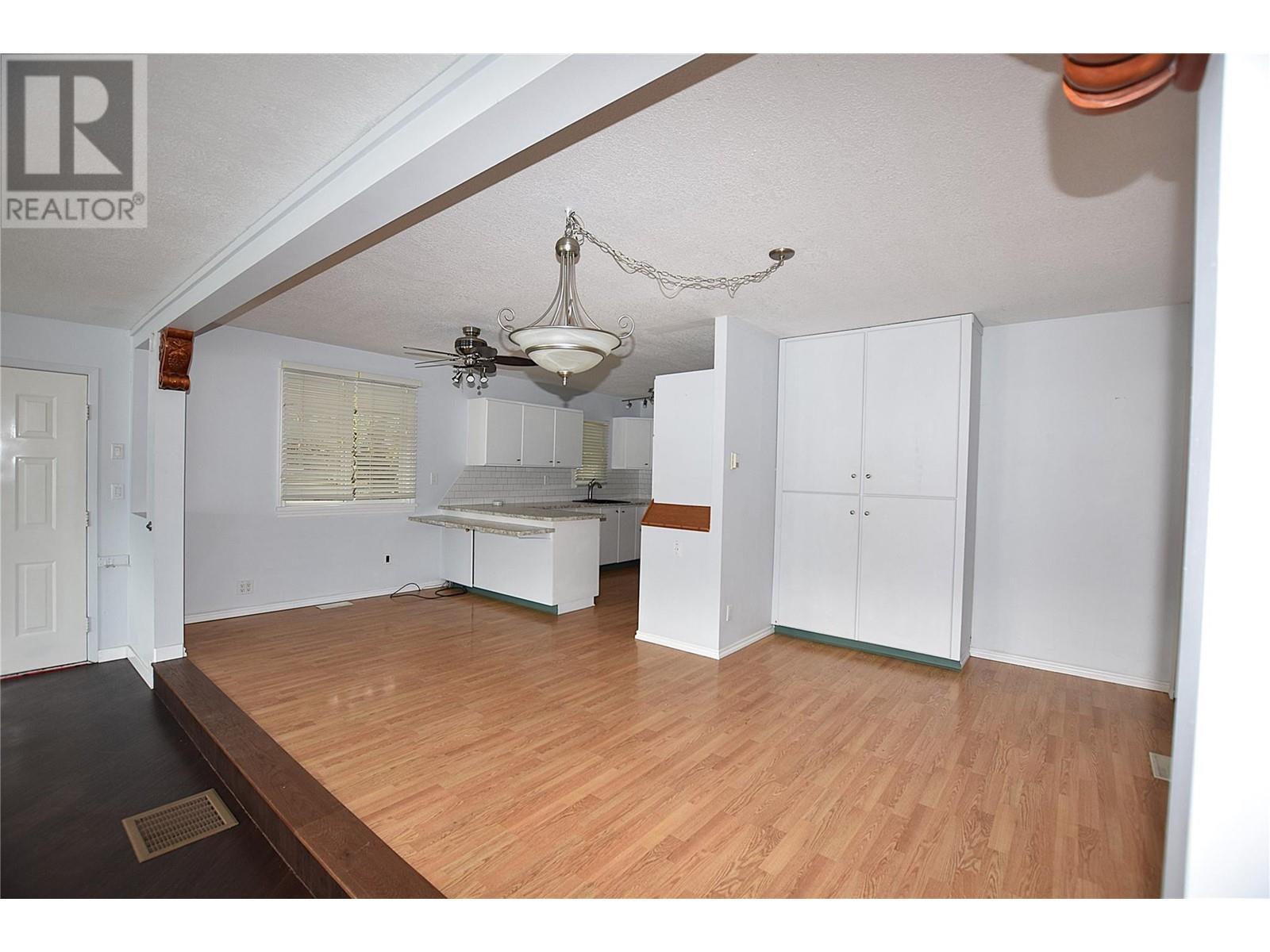 












121 Robins Nest Road

,
Vernon,




British Columbia
V1H2H1

