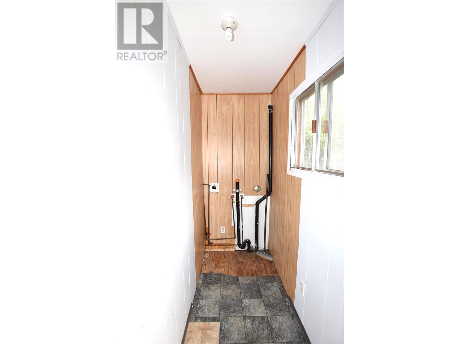 












121 Robins Nest Road

,
Vernon,




British Columbia
V1H2H1


