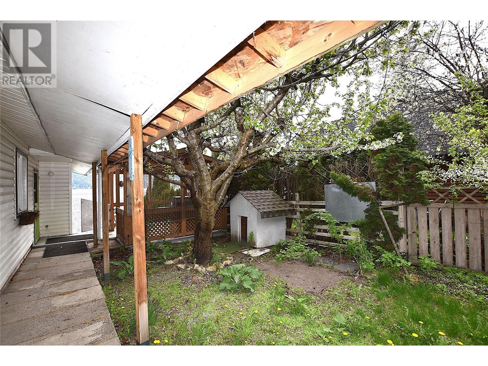 












121 Robins Nest Road

,
Vernon,




British Columbia
V1H2H1

