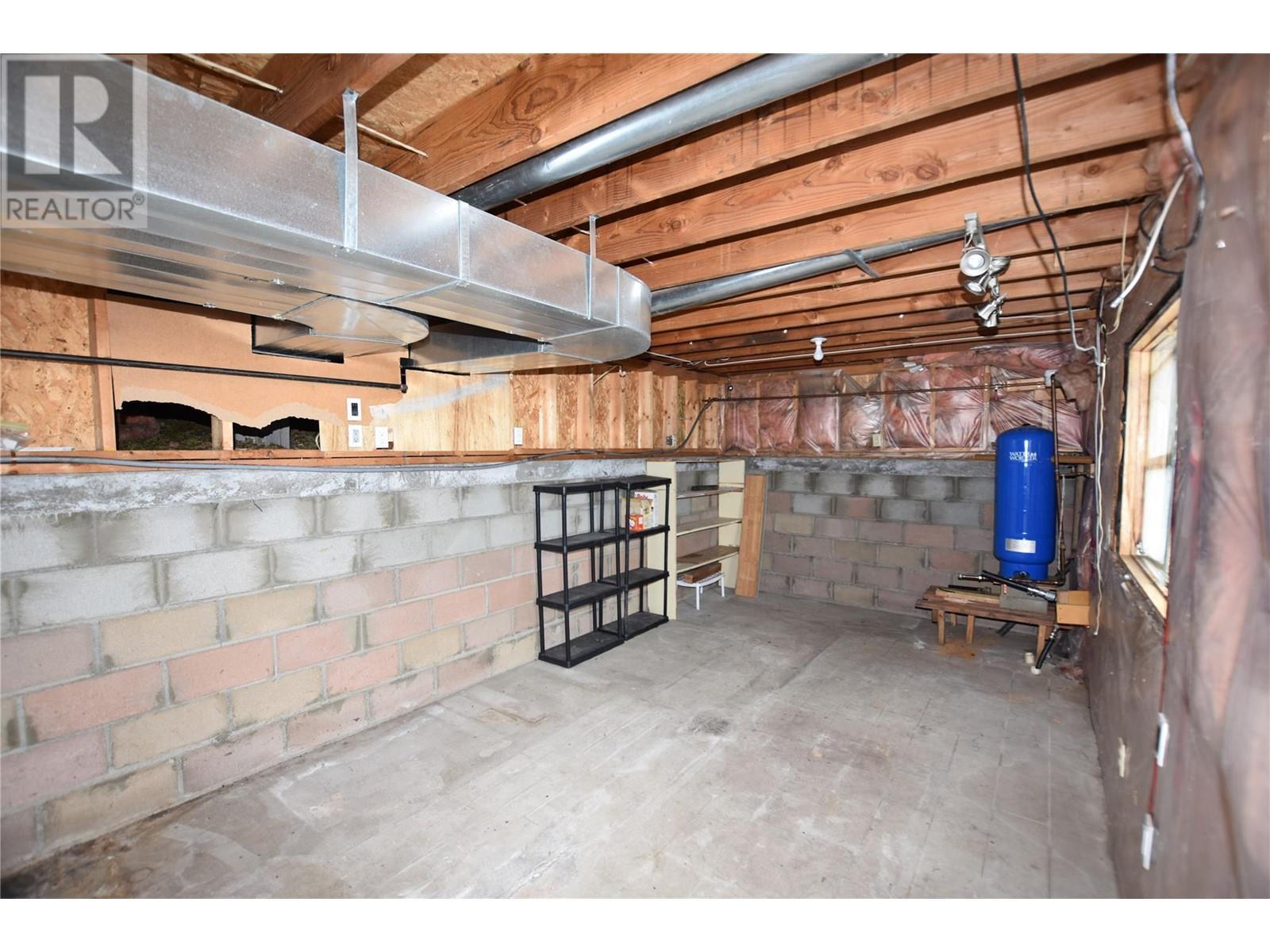 












121 Robins Nest Road

,
Vernon,




British Columbia
V1H2H1

