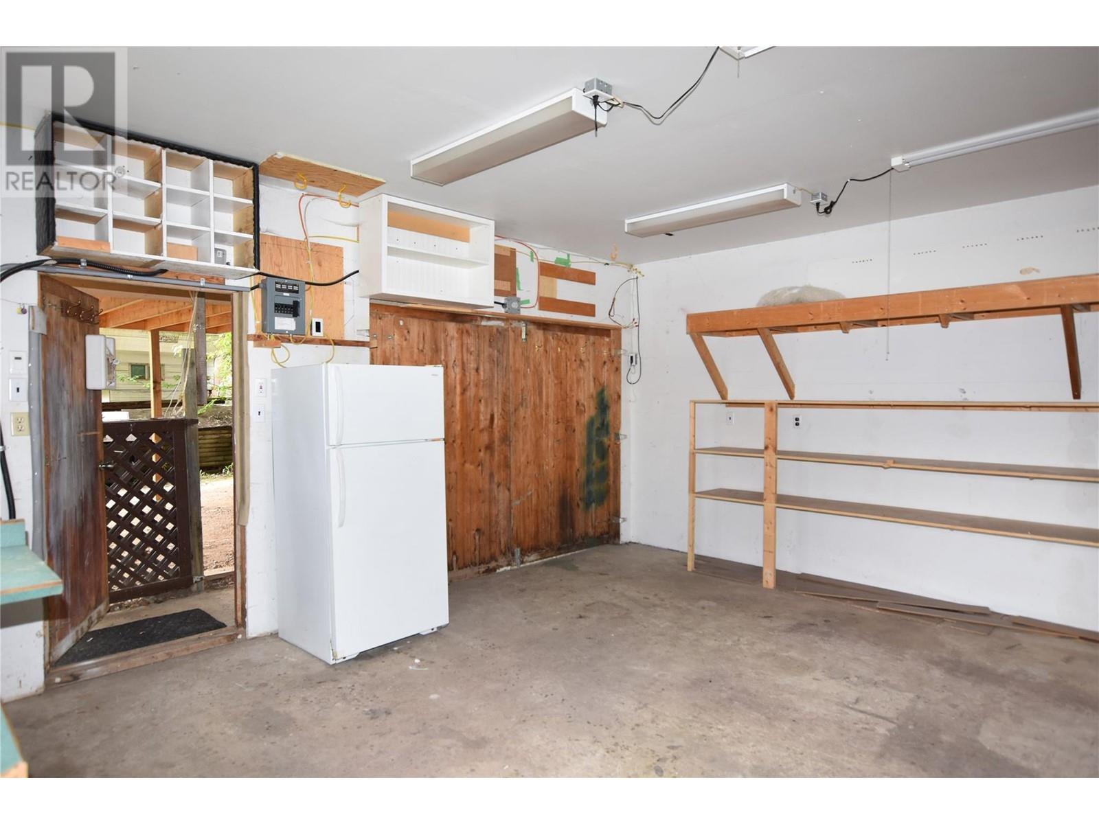 












121 Robins Nest Road

,
Vernon,




British Columbia
V1H2H1

