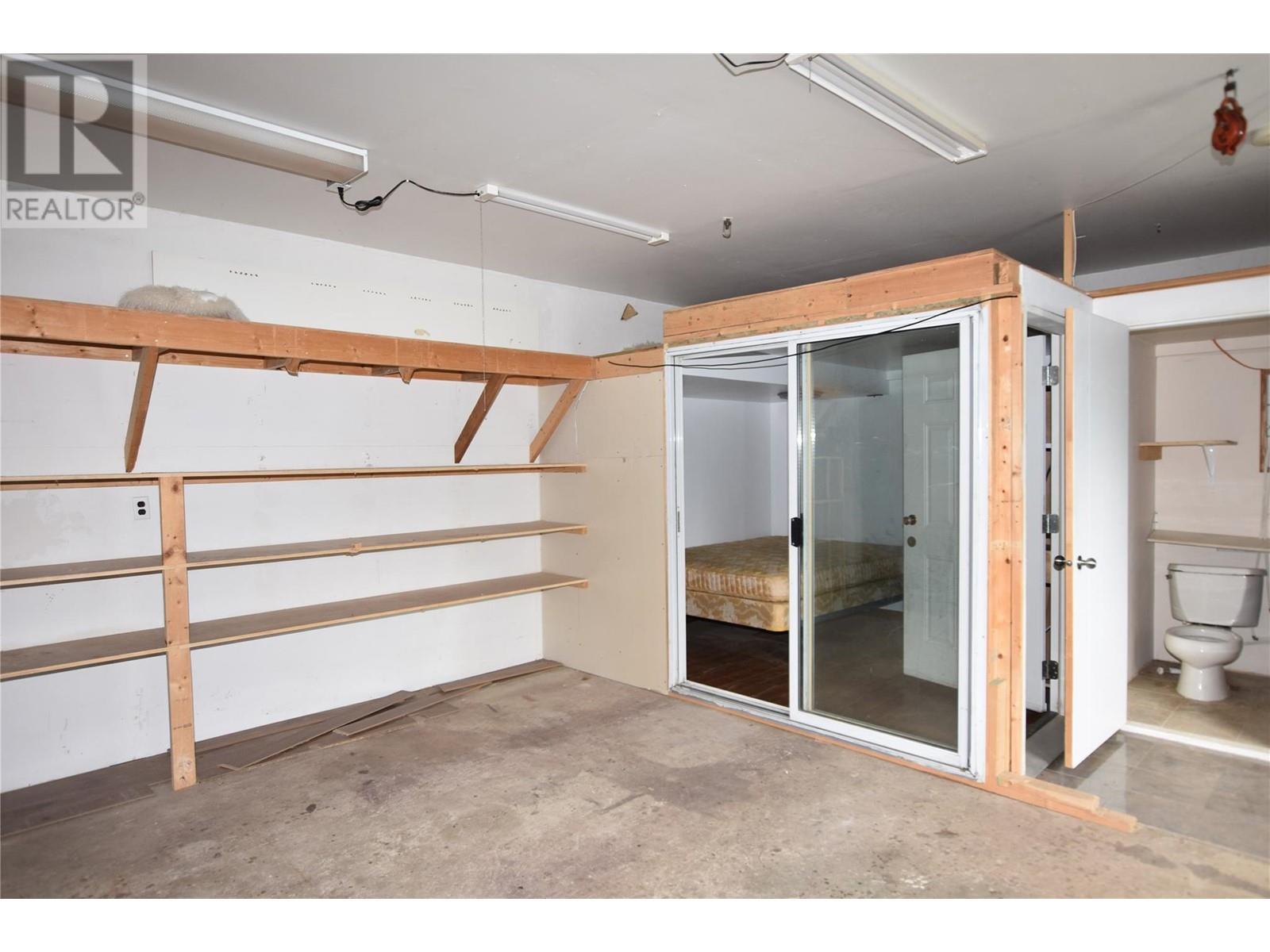 












121 Robins Nest Road

,
Vernon,




British Columbia
V1H2H1

