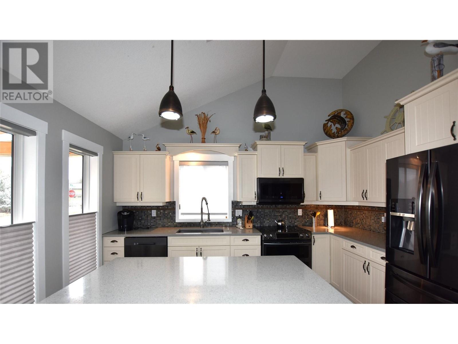 












605 Elk Street

,
Vernon,




British Columbia
V1H2A1

