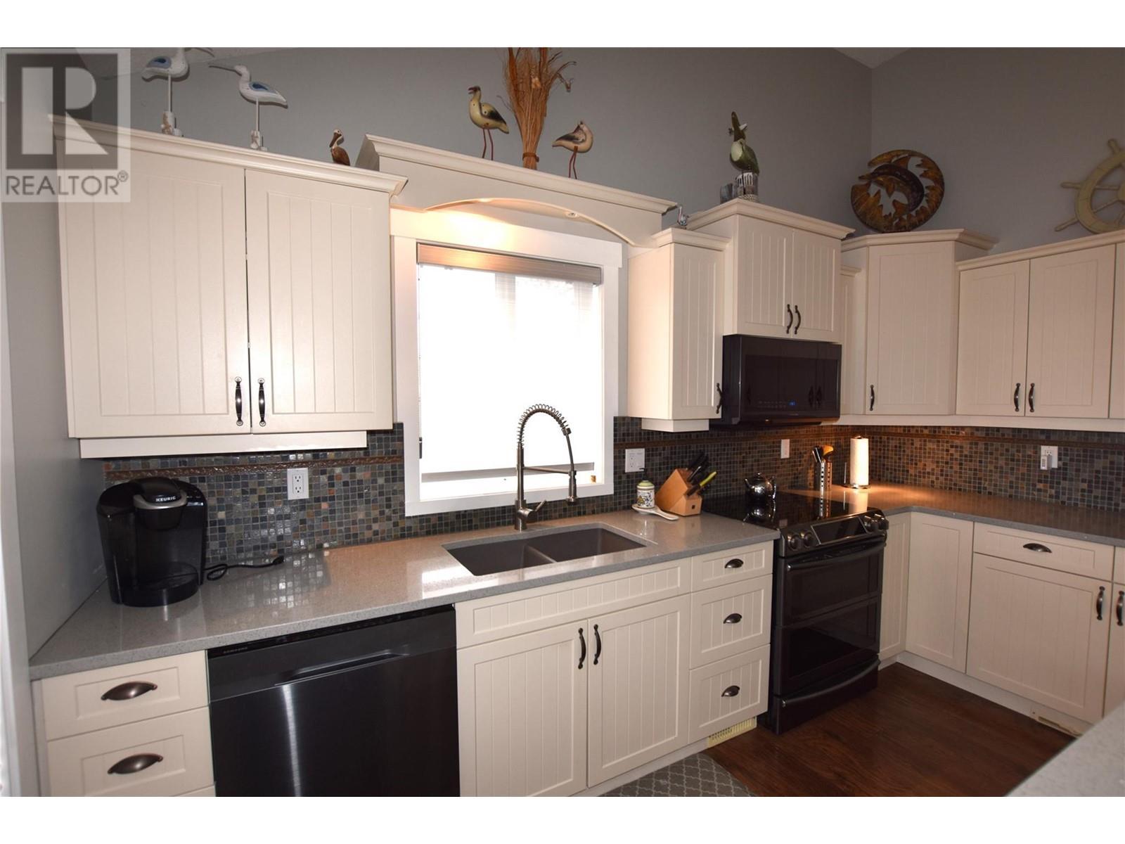 












605 Elk Street

,
Vernon,




British Columbia
V1H2A1

