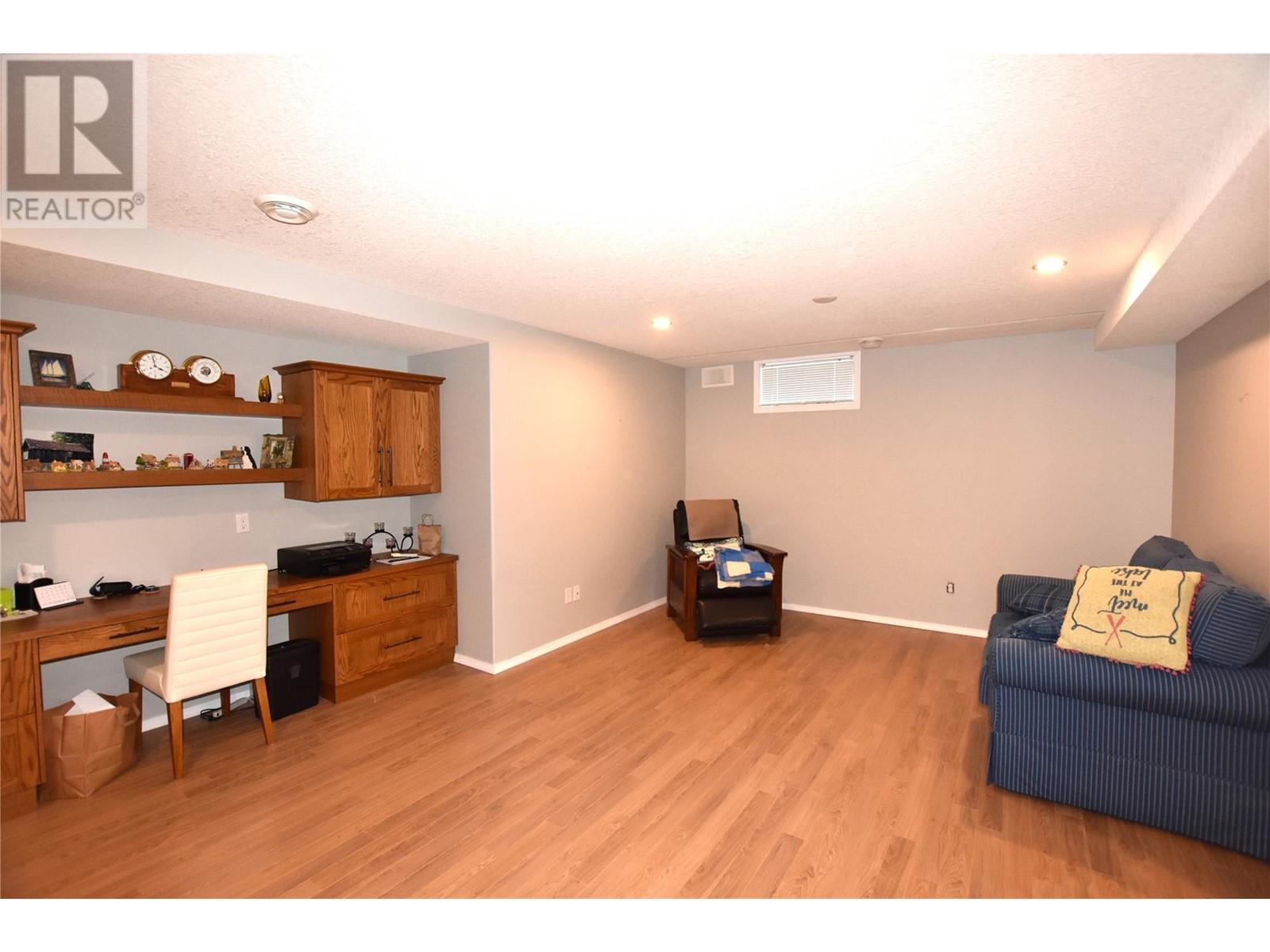 












605 Elk Street

,
Vernon,




British Columbia
V1H2A1

