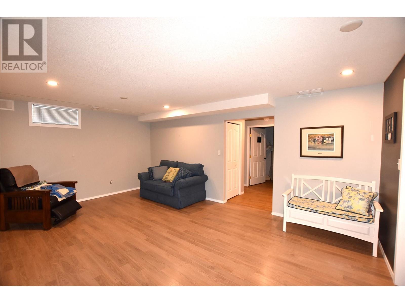 












605 Elk Street

,
Vernon,




British Columbia
V1H2A1

