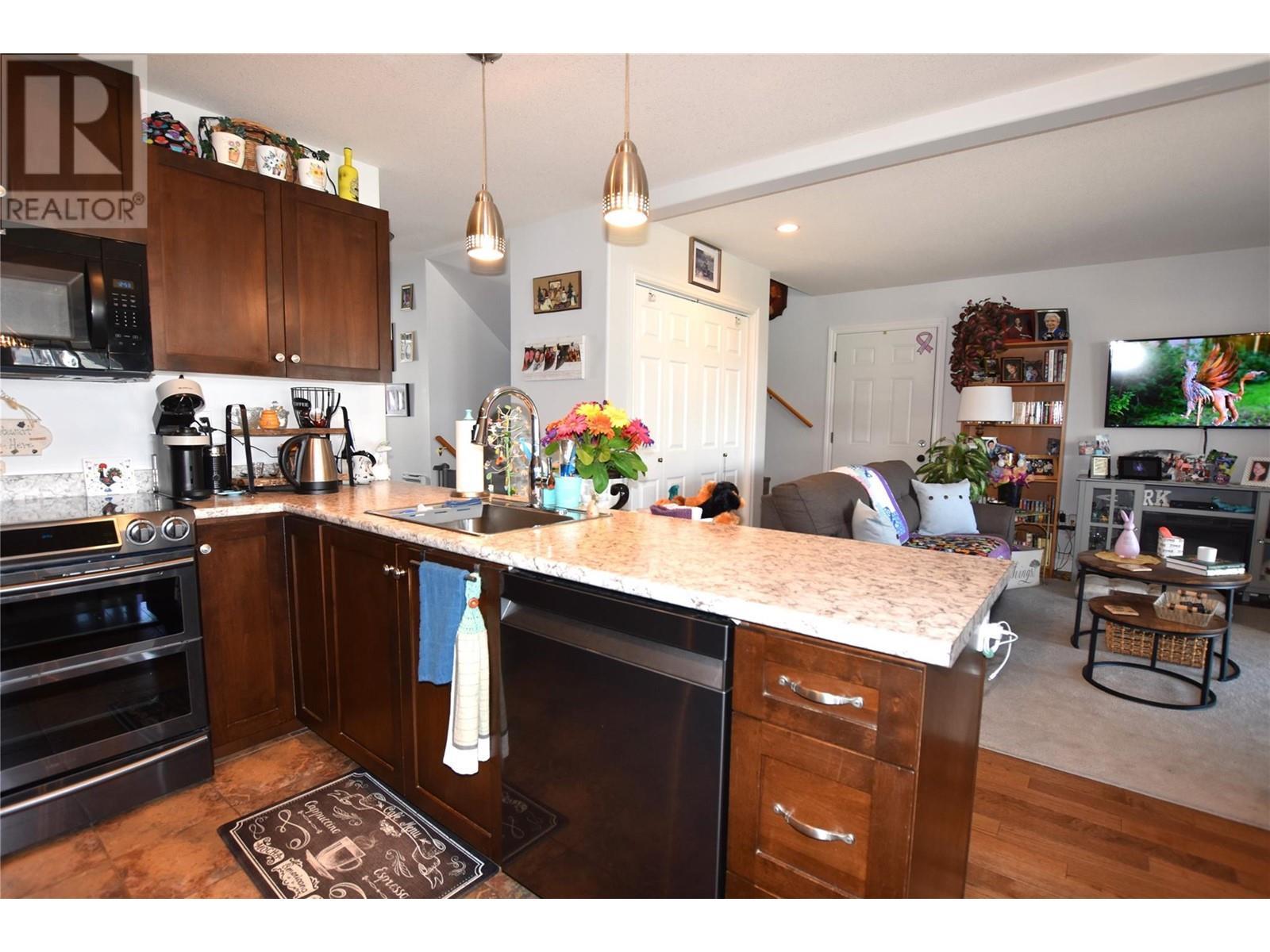 












672 Cougar Street

,
Vernon,




British Columbia
V1H2A1

