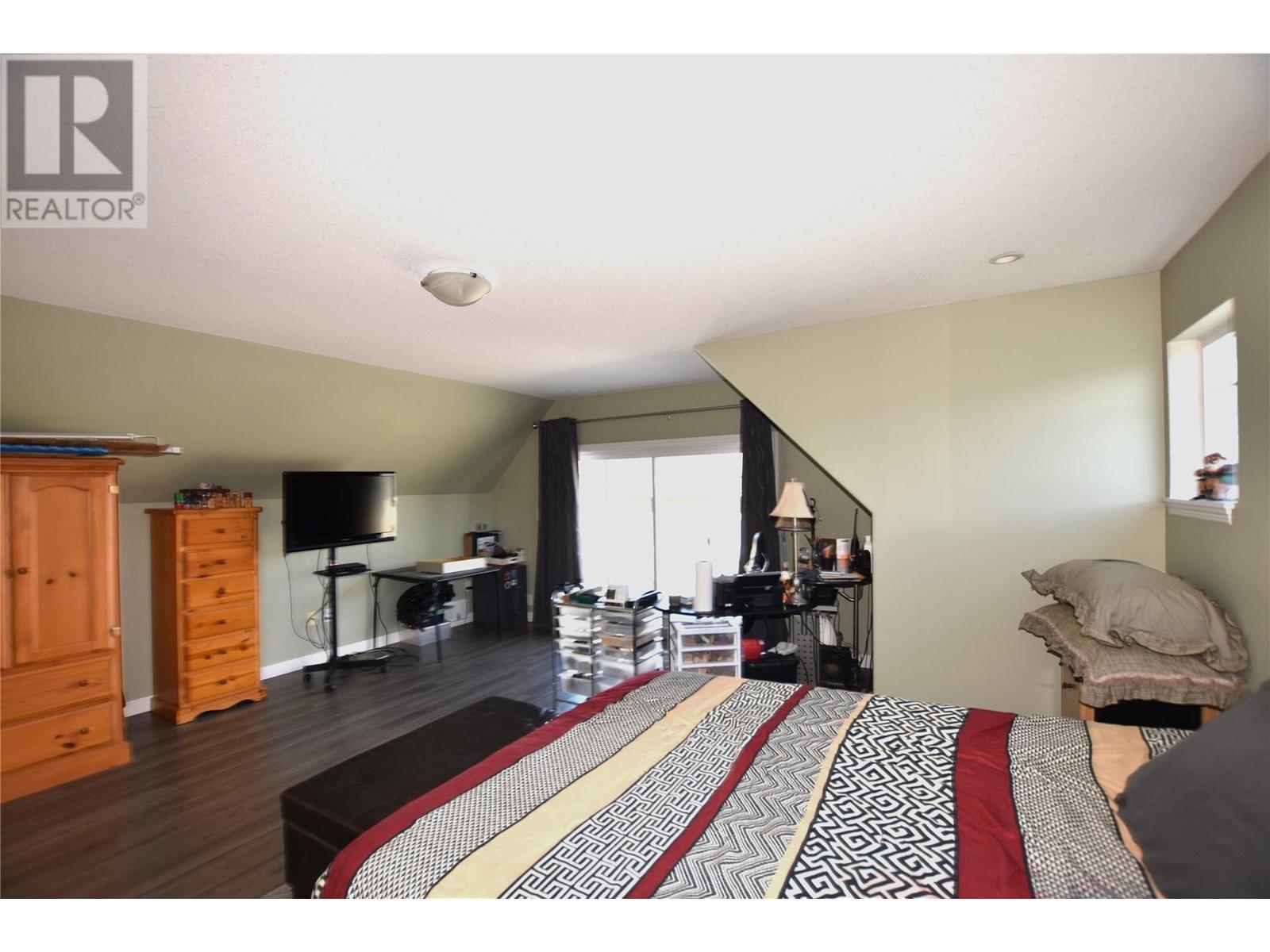 












672 Cougar Street

,
Vernon,




British Columbia
V1H2A1


