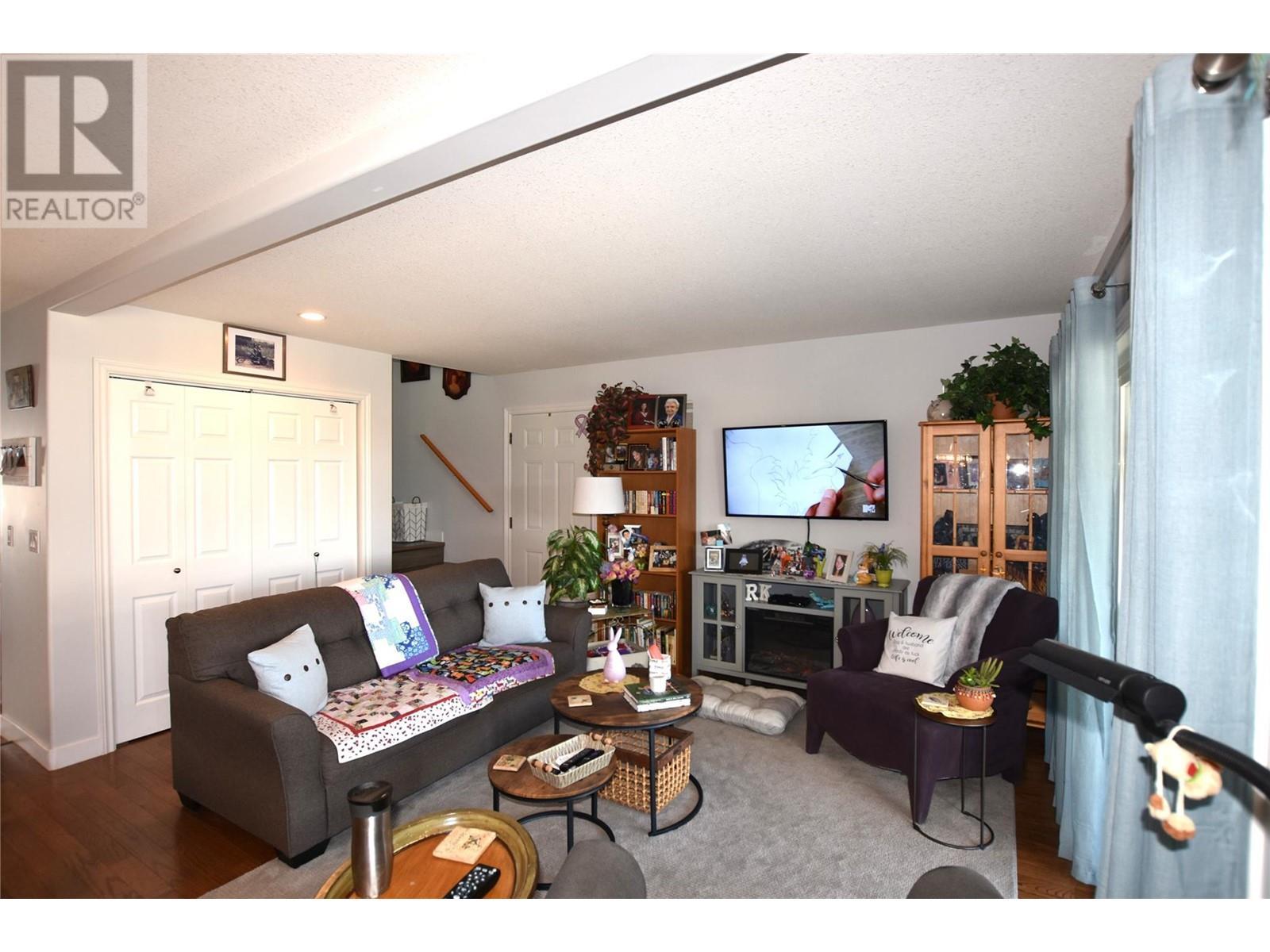 












672 Cougar Street

,
Vernon,




British Columbia
V1H2A1

