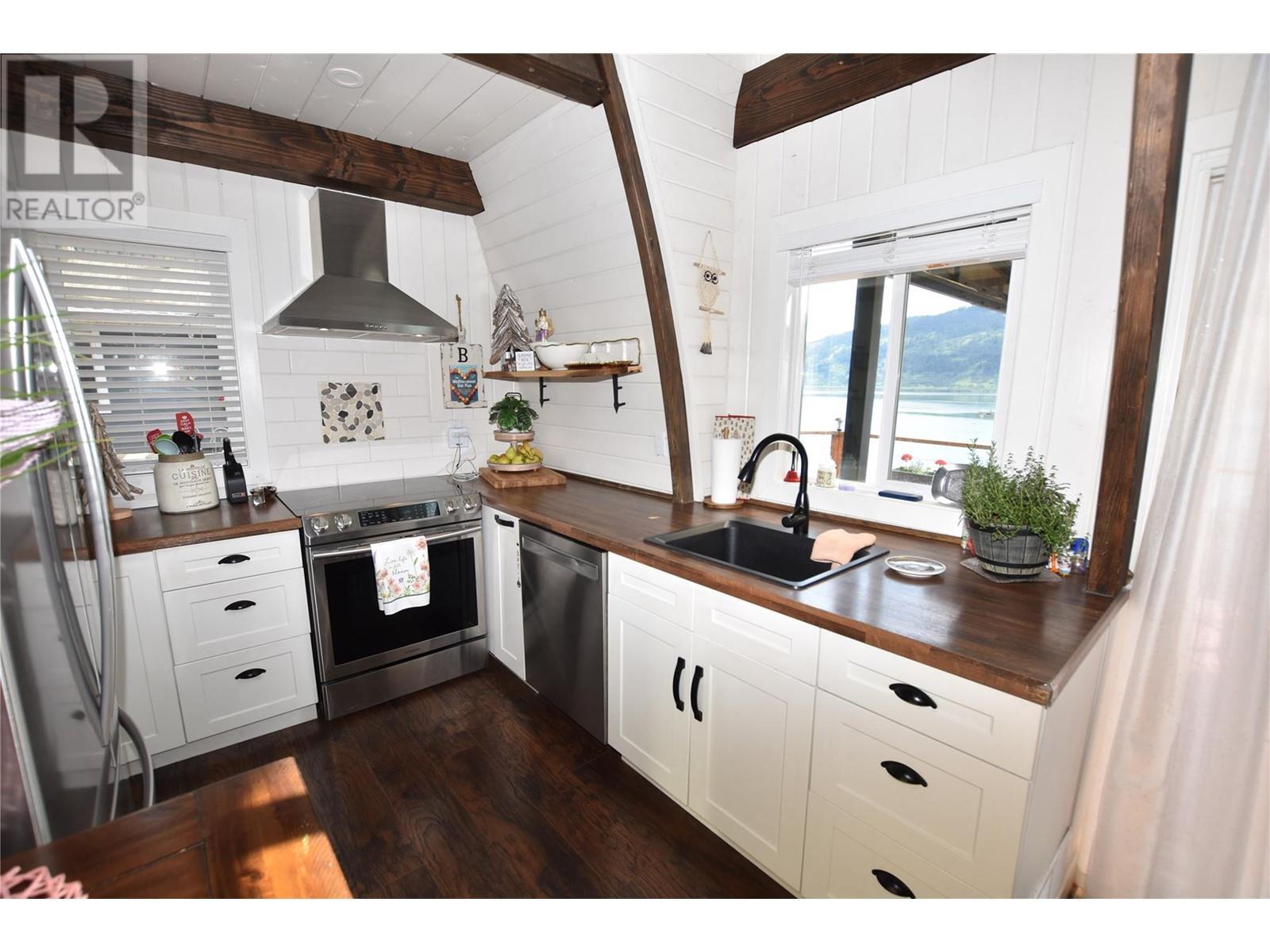 












39 Brewer Trail

,
Vernon,




British Columbia
V1H2G6

