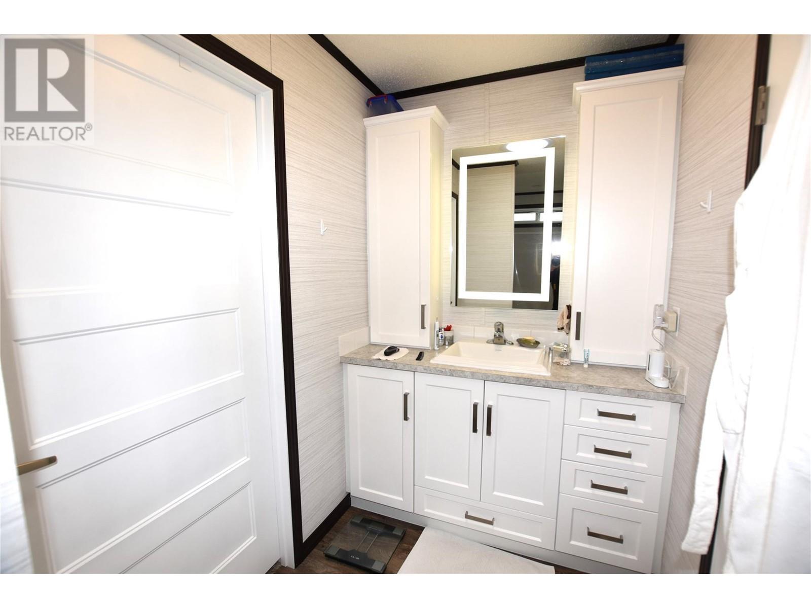 












65 Antoine Road Unit# 7

,
Vernon,




British Columbia
V1H2A3

