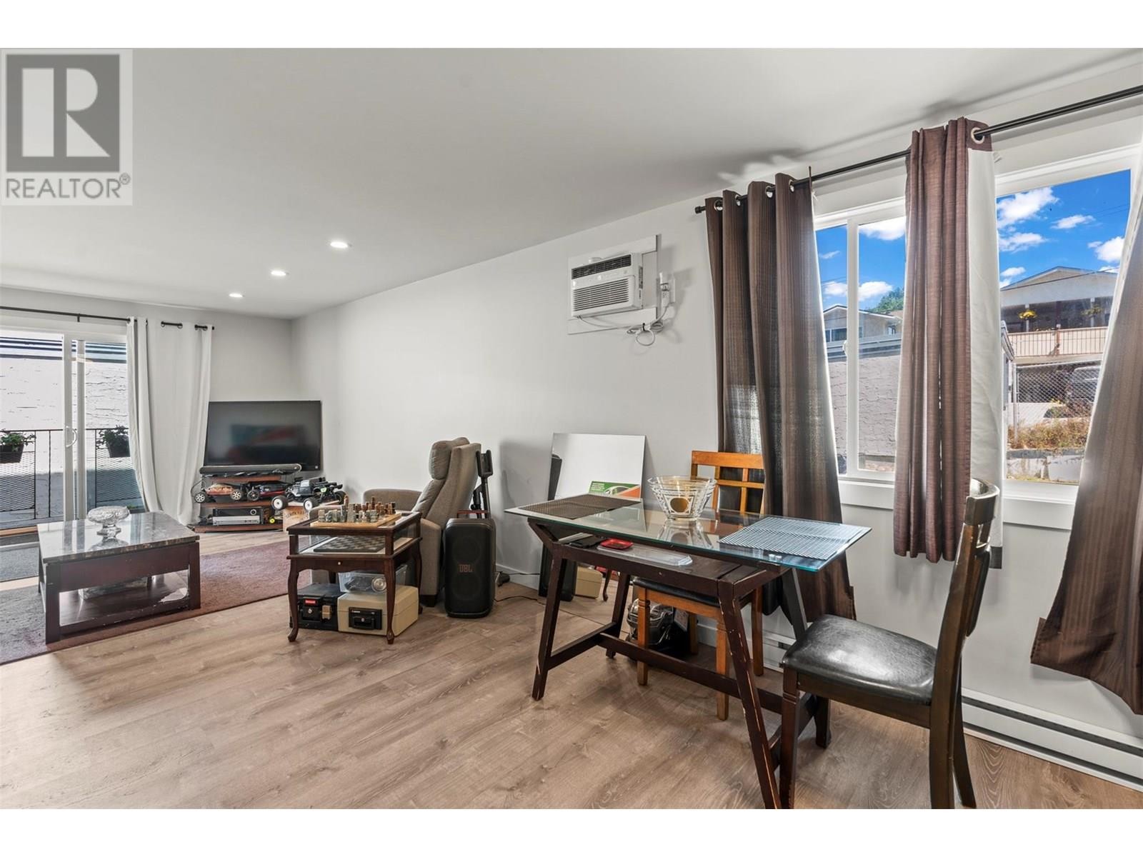 












4101 Alexis Park Drive Unit# 103

,
Vernon,




British Columbia
V1T6H2


