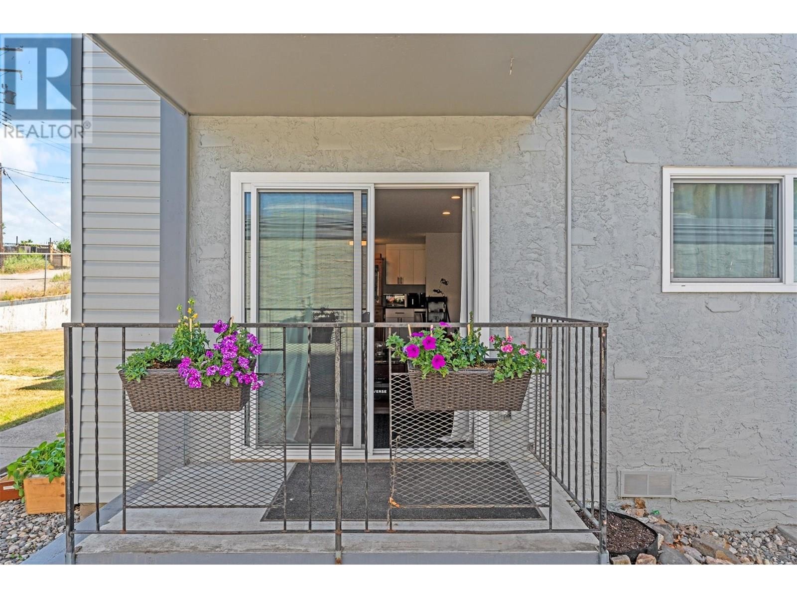 












4101 Alexis Park Drive Unit# 103

,
Vernon,




British Columbia
V1T6H2

