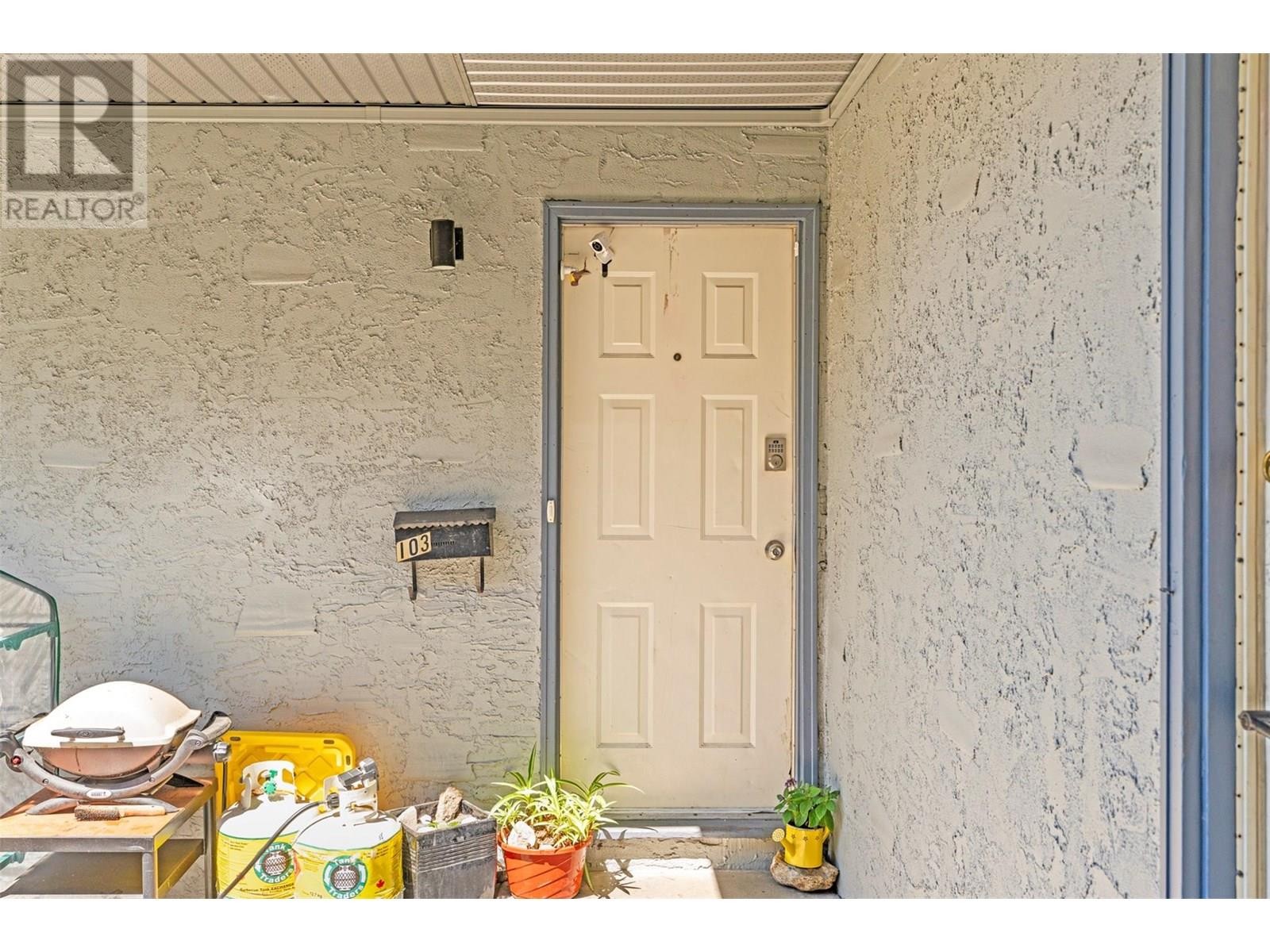 












4101 Alexis Park Drive Unit# 103

,
Vernon,




British Columbia
V1T6H2


