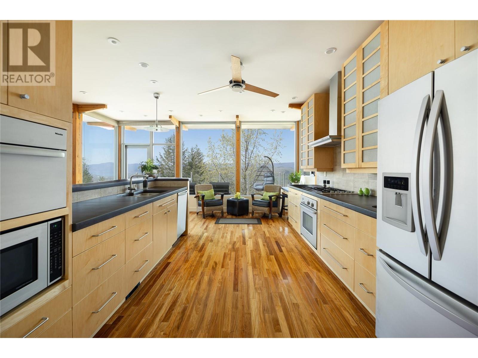 












5454 Kingsview Road

,
Vernon,




British Columbia
V1B3J5


