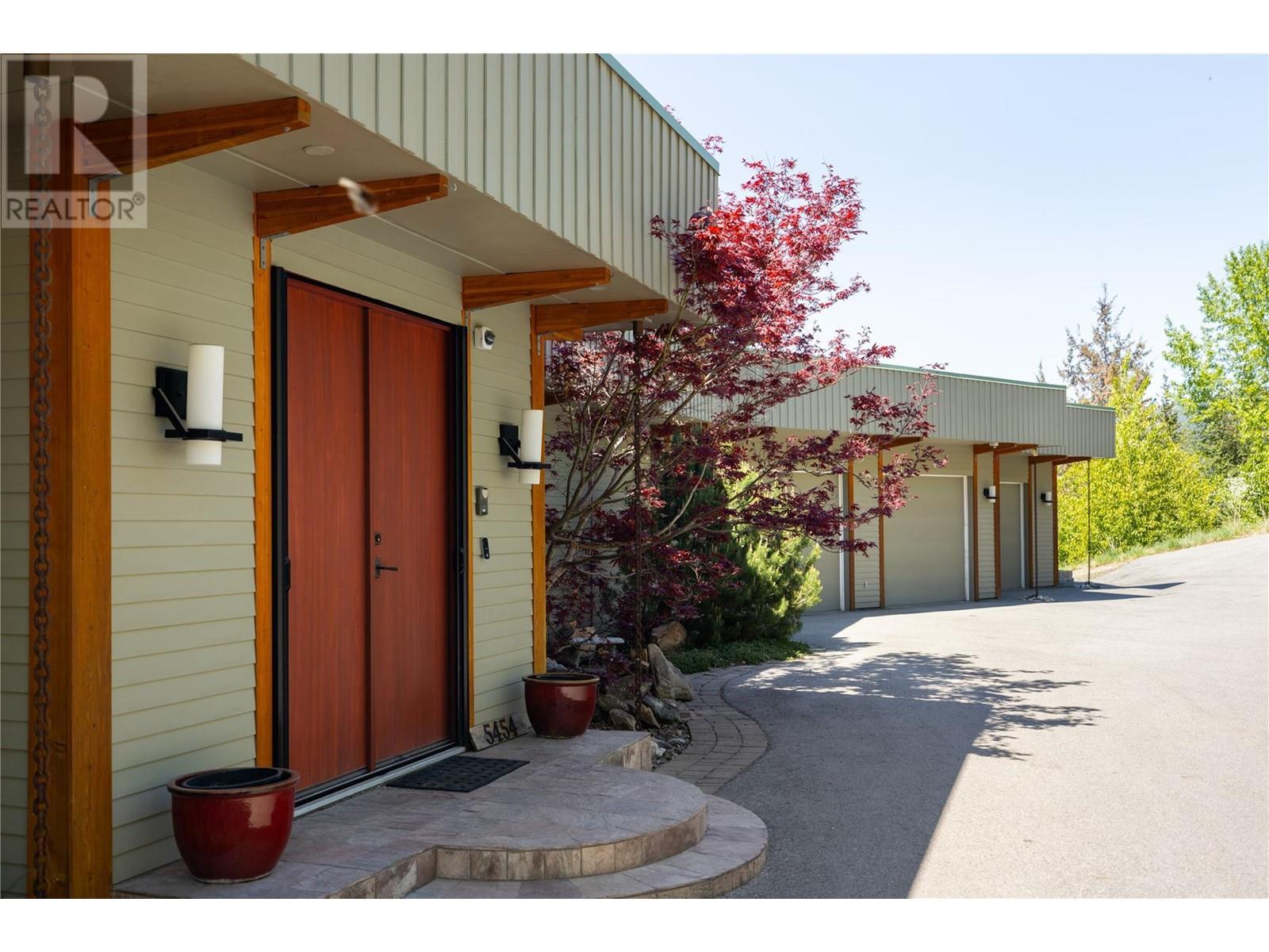 












5454 Kingsview Road

,
Vernon,




British Columbia
V1B3J5

