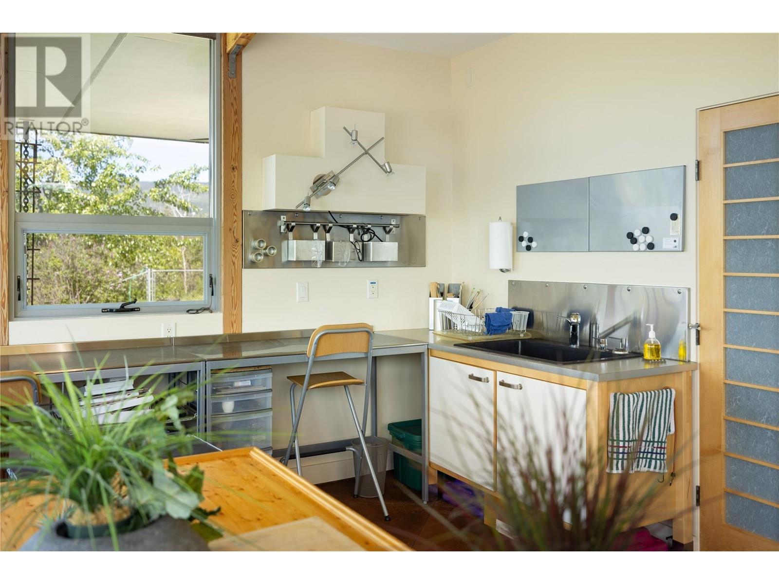 












5454 Kingsview Road

,
Vernon,




British Columbia
V1B3J5

