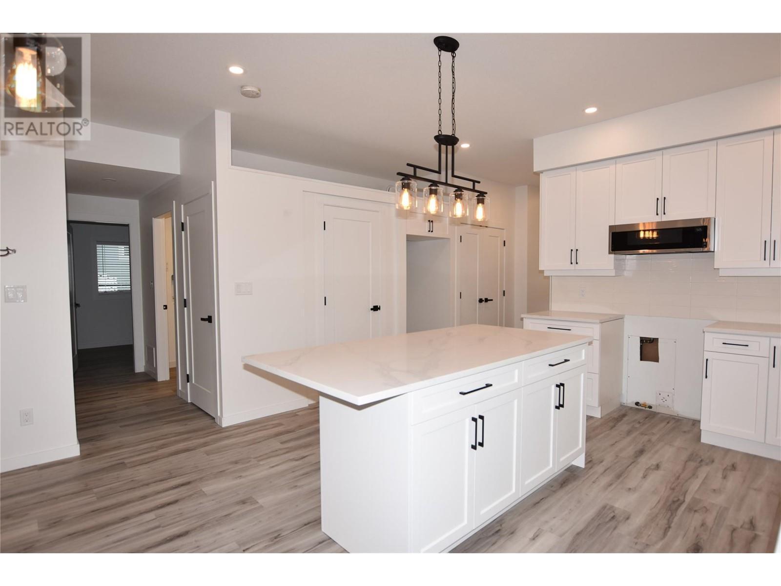 












592 Nighthawk Avenue

,
Vernon,




British Columbia
V1H2A1

