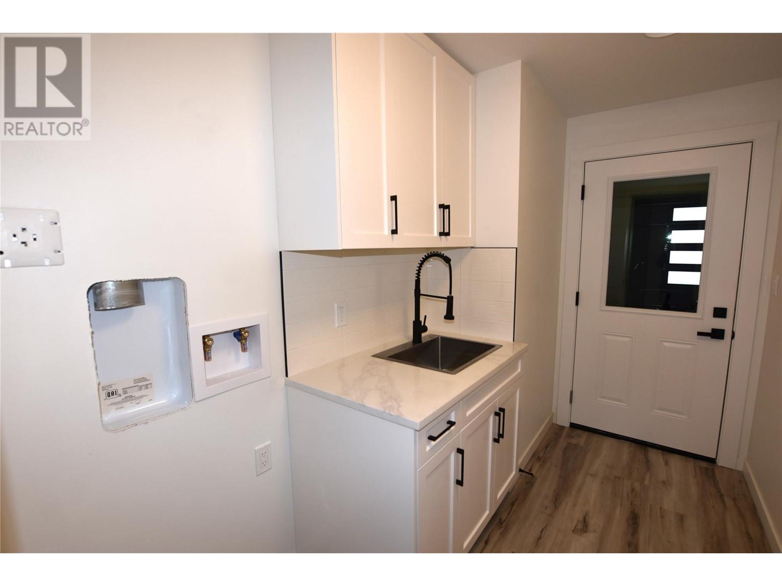 












592 Nighthawk Avenue

,
Vernon,




British Columbia
V1H2A1


