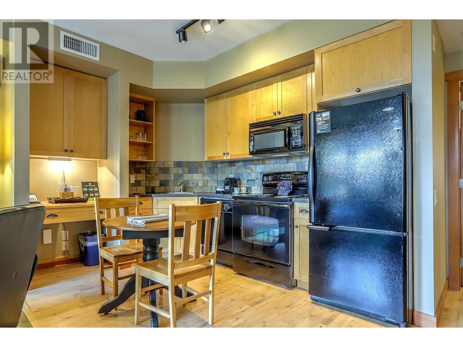 












107 Village Centre Court Unit# 116

,
Vernon,







British Columbia
V1H1Y8

