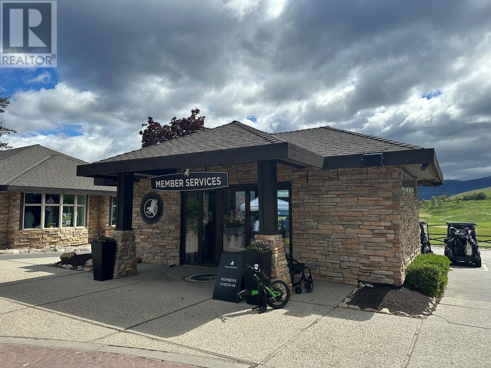 












107 Village Centre Court Unit# 116

,
Vernon,







British Columbia
V1H1Y8

