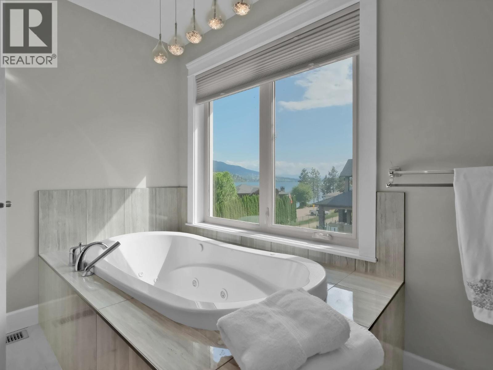 












18451 Crystal Waters Road Unit# 16

,
Lake Country,




British Columbia
V4V2G2

