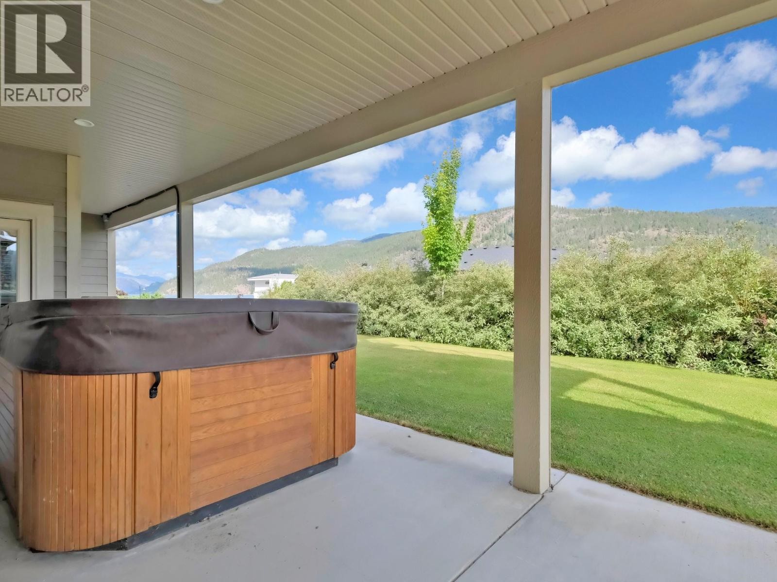 












18451 Crystal Waters Road Unit# 16

,
Lake Country,




British Columbia
V4V2G2

