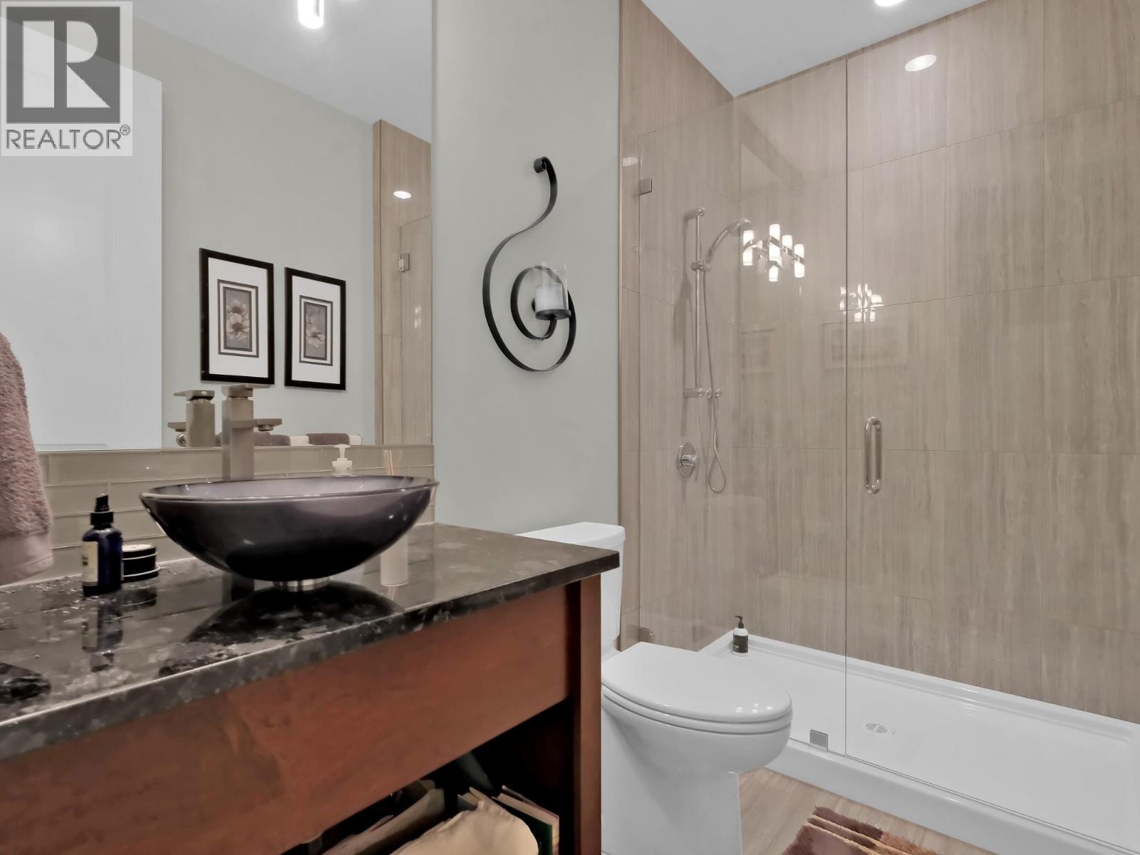 












18451 Crystal Waters Road Unit# 16

,
Lake Country,




British Columbia
V4V2G2

