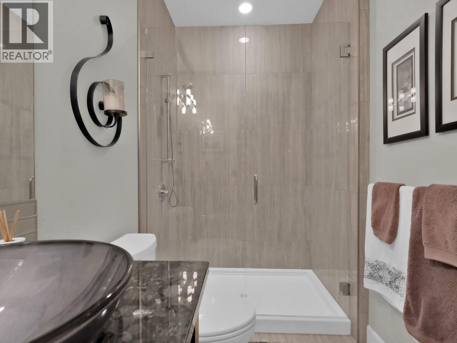 












18451 Crystal Waters Road Unit# 16

,
Lake Country,




British Columbia
V4V2G2

