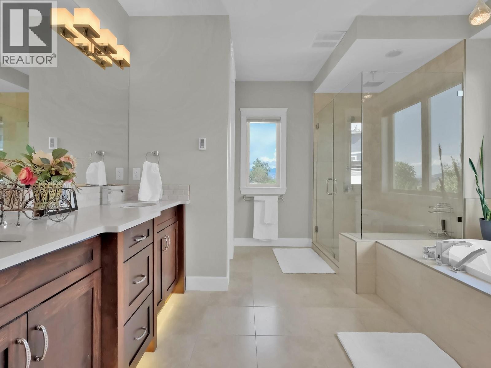 












18451 Crystal Waters Road Unit# 16

,
Lake Country,




British Columbia
V4V2G2

