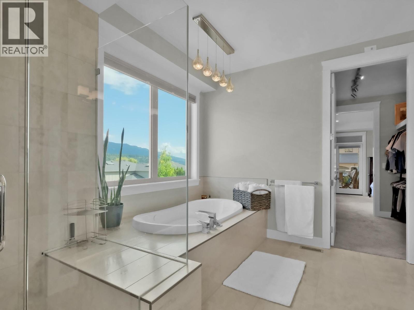 












18451 Crystal Waters Road Unit# 16

,
Lake Country,




British Columbia
V4V2G2

