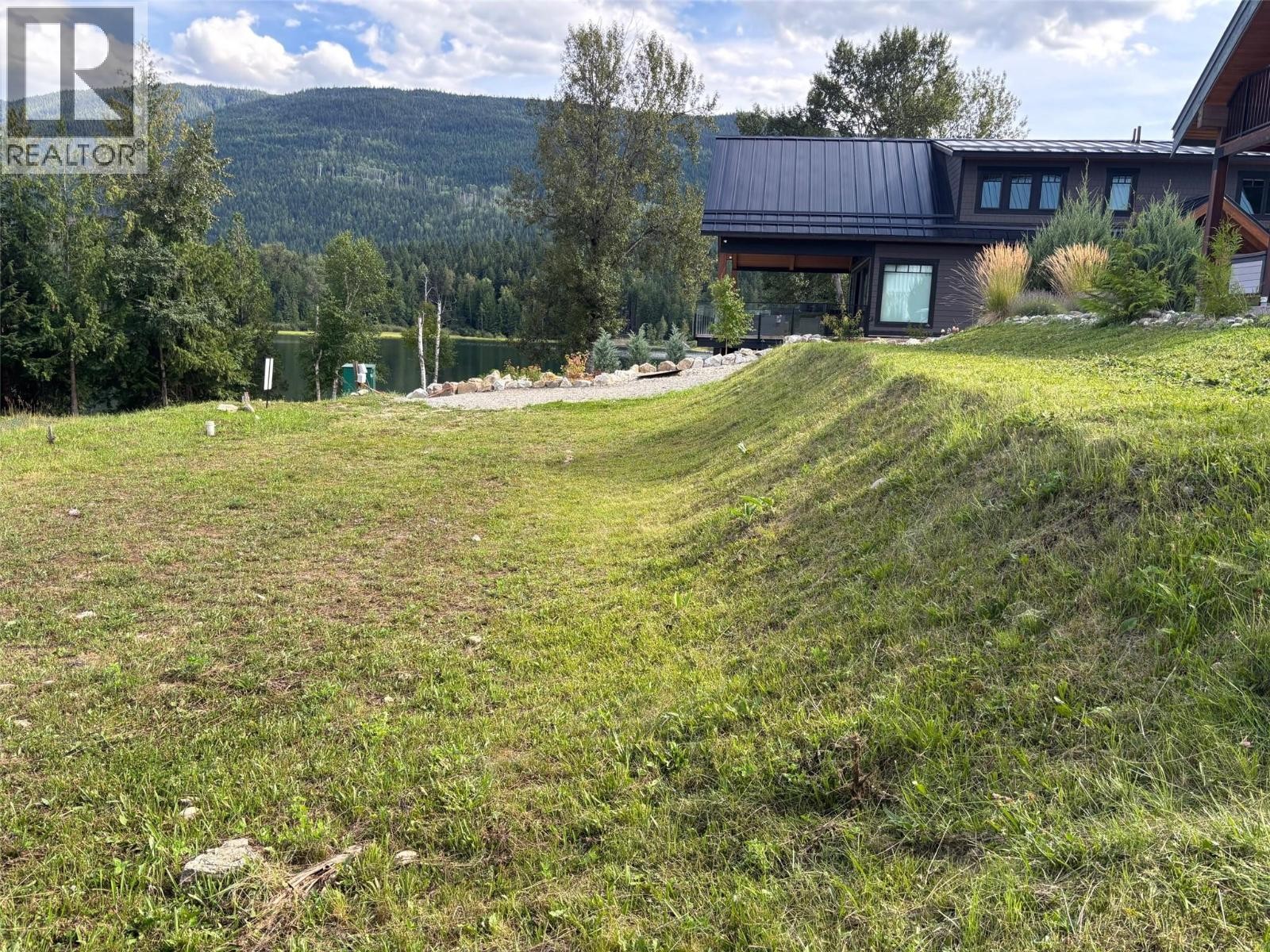 












1681 Sugar Lake Road Unit# 13

,
Cherryville,







British Columbia
V0E2G2

