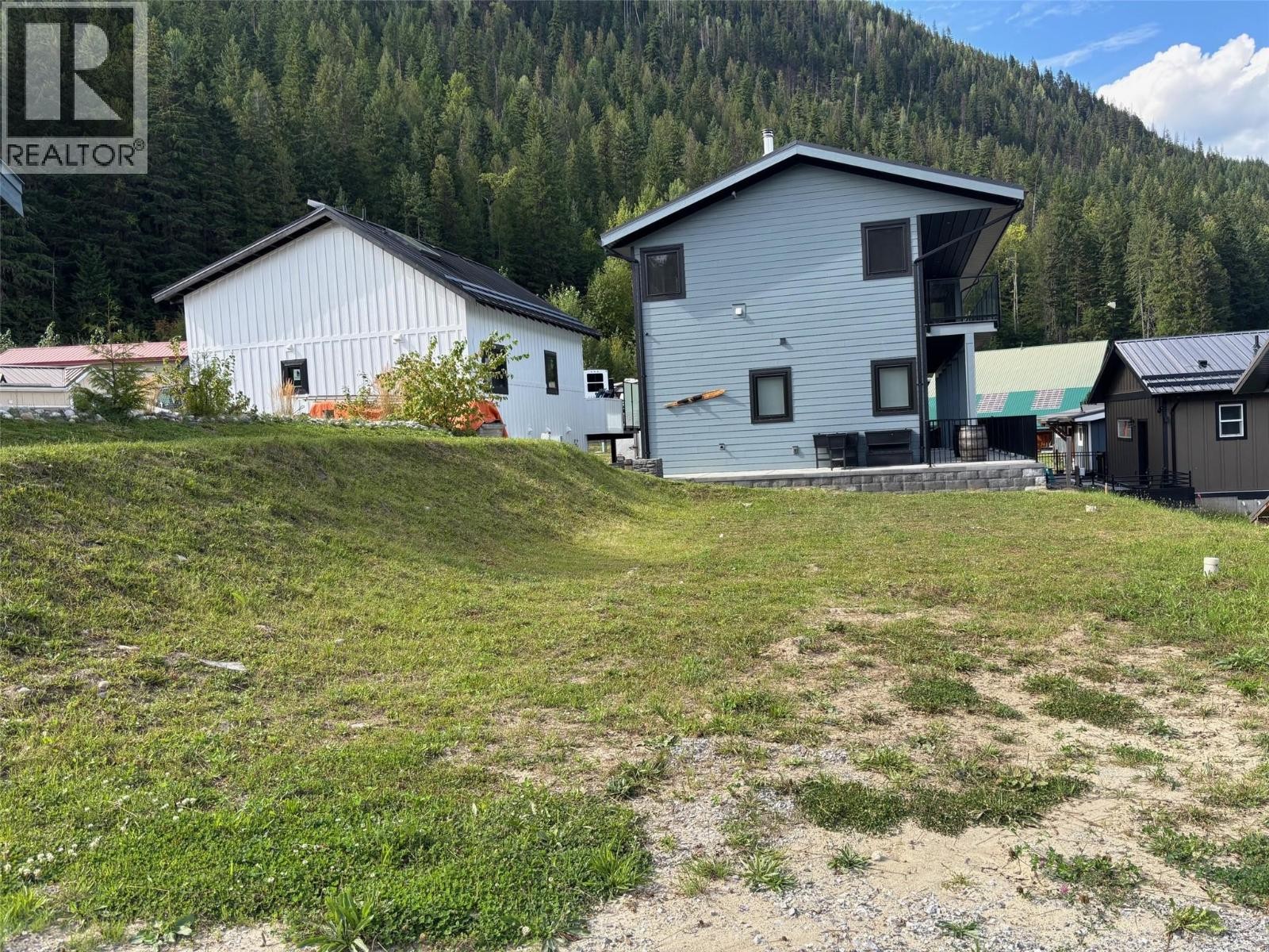 












1681 Sugar Lake Road Unit# 13

,
Cherryville,







British Columbia
V0E2G2

