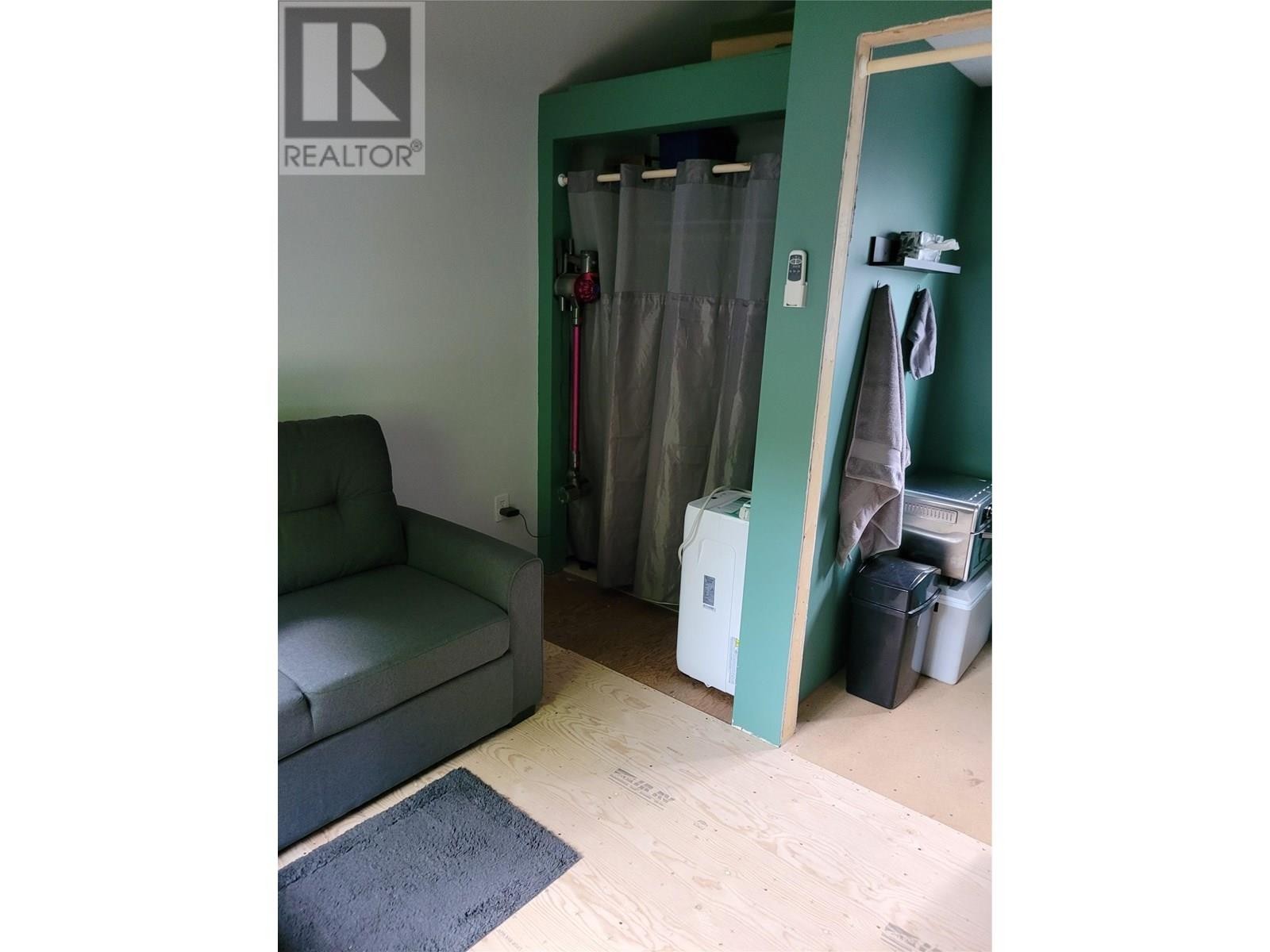 












2202 Enderby Mabel Lake Road Unit# 127

,
Enderby,







British Columbia
V0E1V5

