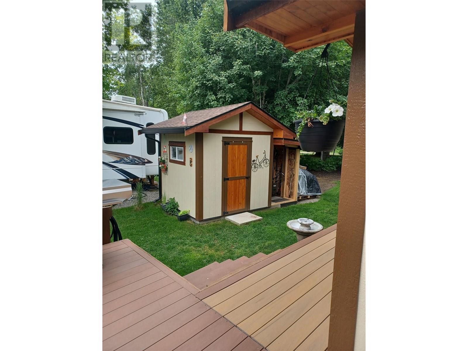 












2202 Enderby Mabel Lake Road Unit# 127

,
Enderby,







British Columbia
V0E1V5

