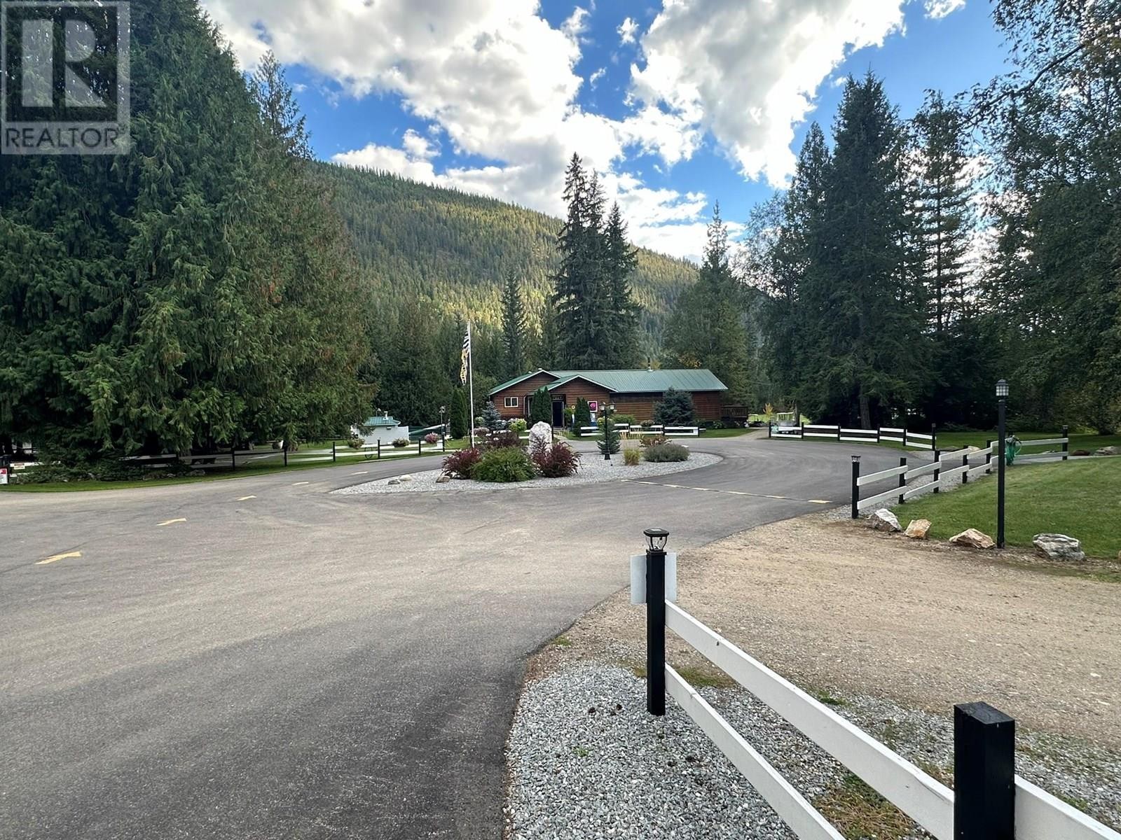 












2202 Enderby Mabel Lake Road Unit# 127

,
Enderby,







British Columbia
V0E1V5

